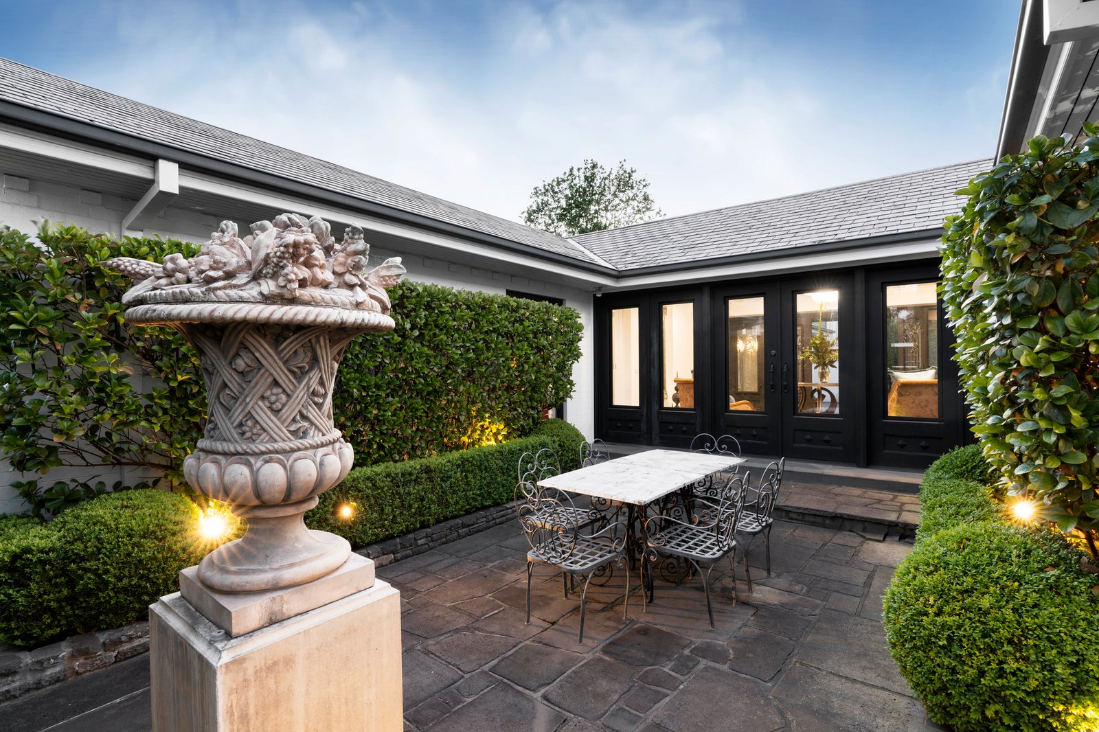 4 Teringa Place, Toorak, 3142