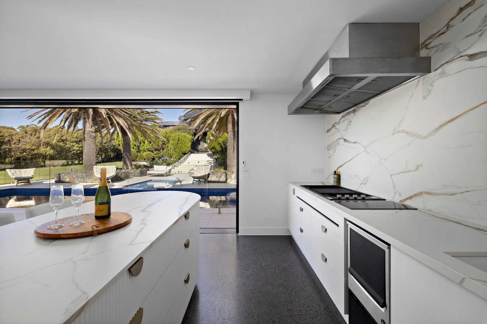 413-414 Esplanade, Mount Martha, 3934