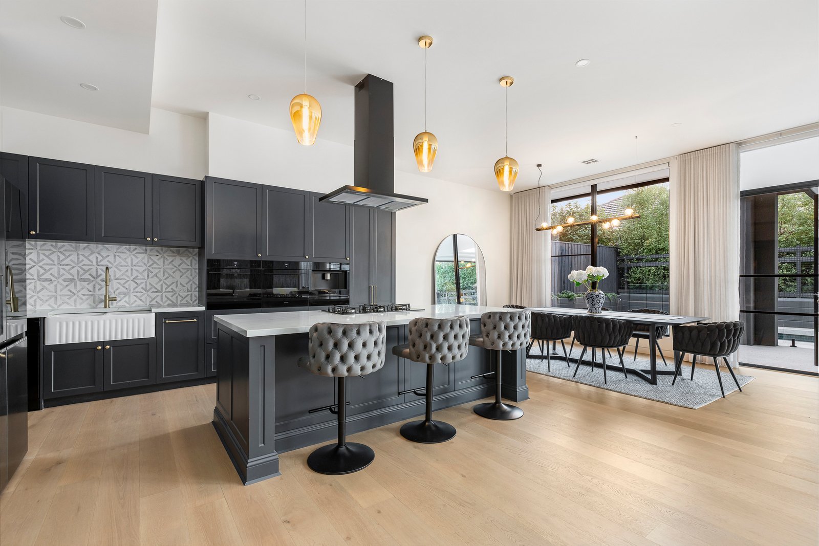 5 Hotham Court, Mont Albert, 3127