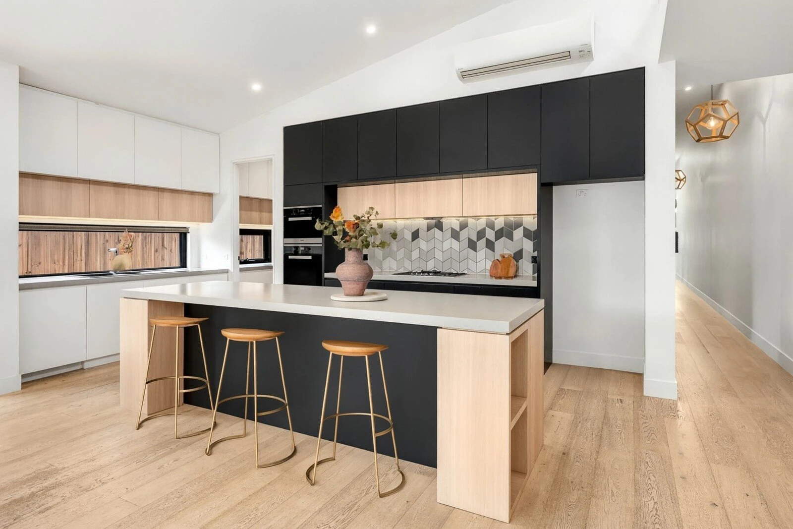 5 Young Street, Glen Iris, 3146