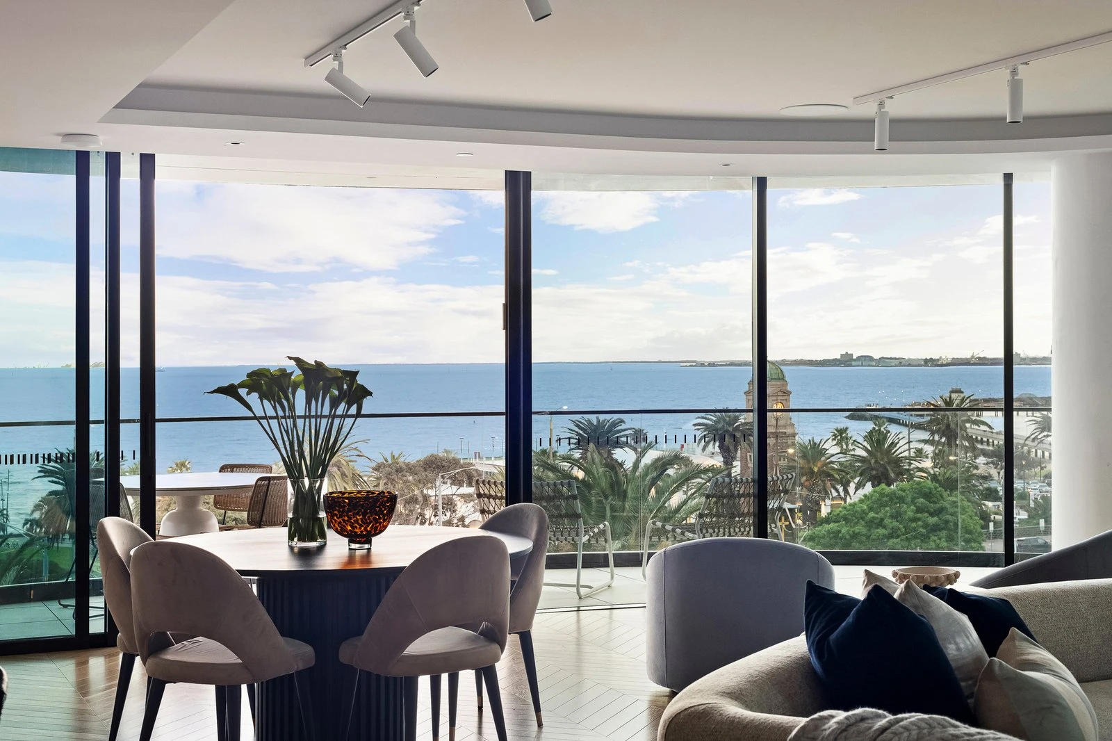 502P/14-16 The Esplanade, St Kilda, 3182