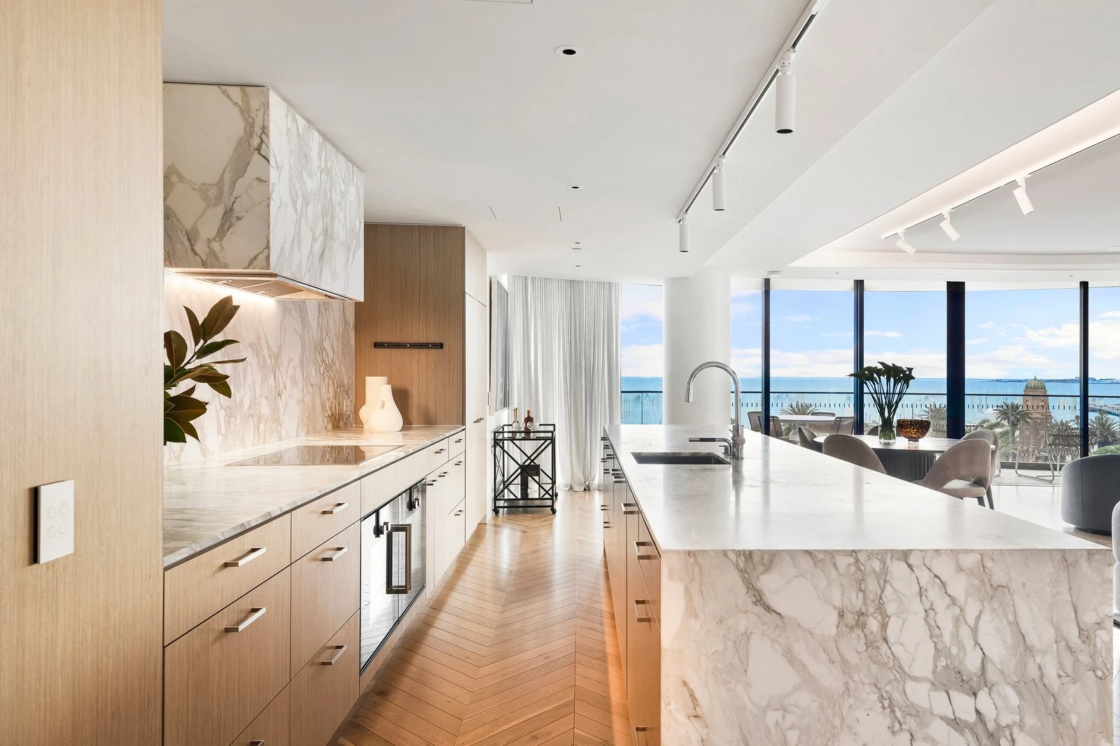 502P/14-16 The Esplanade, St Kilda, 3182