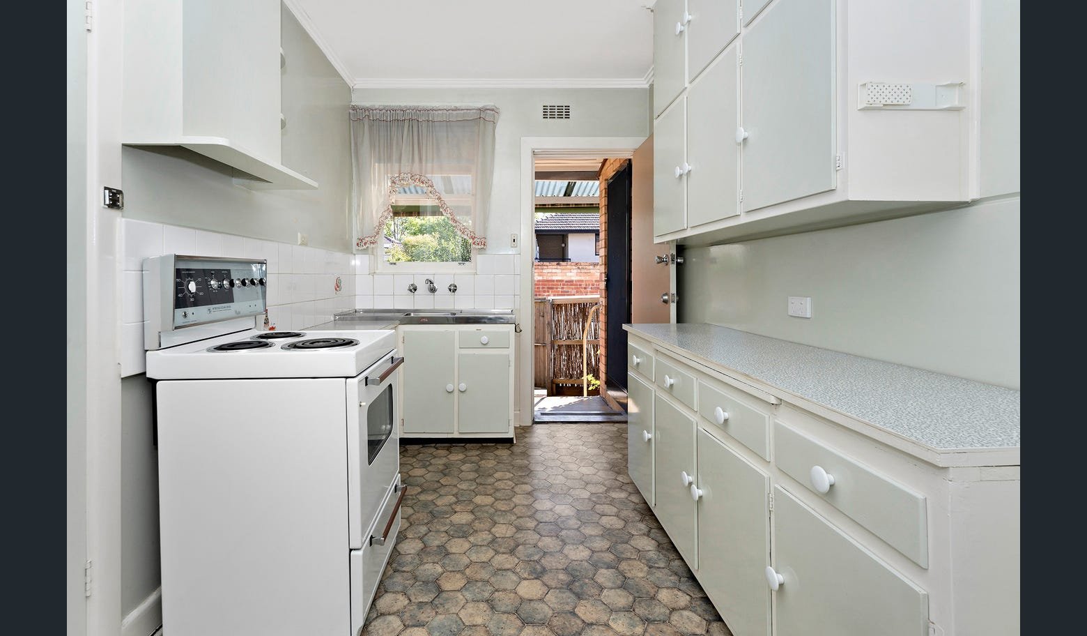 5/3 Stonehaven Court, Toorak, Vic