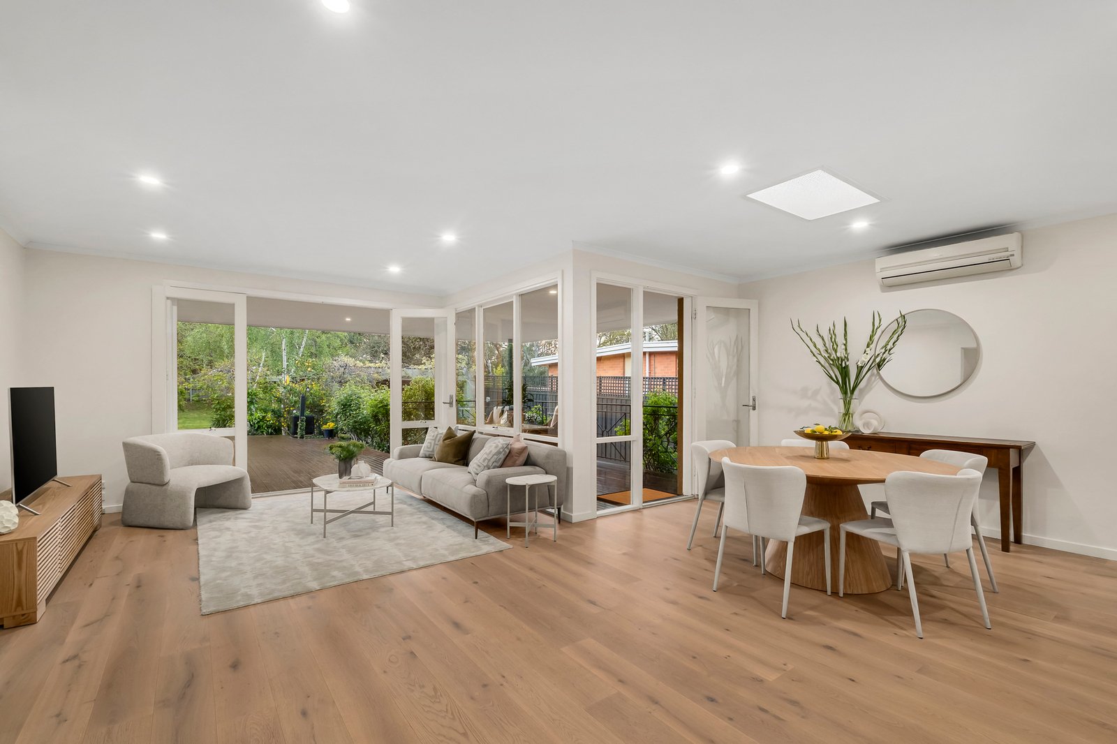 6 Gilbert Parade, Camberwell, 3124