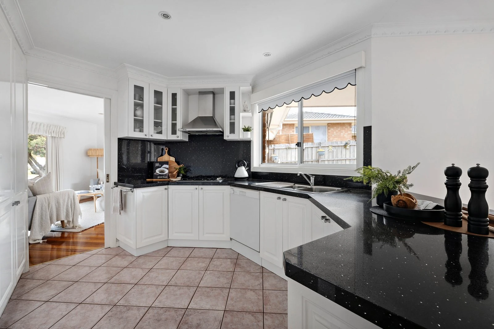 6 Sundown Walk, Frankston South, 3199