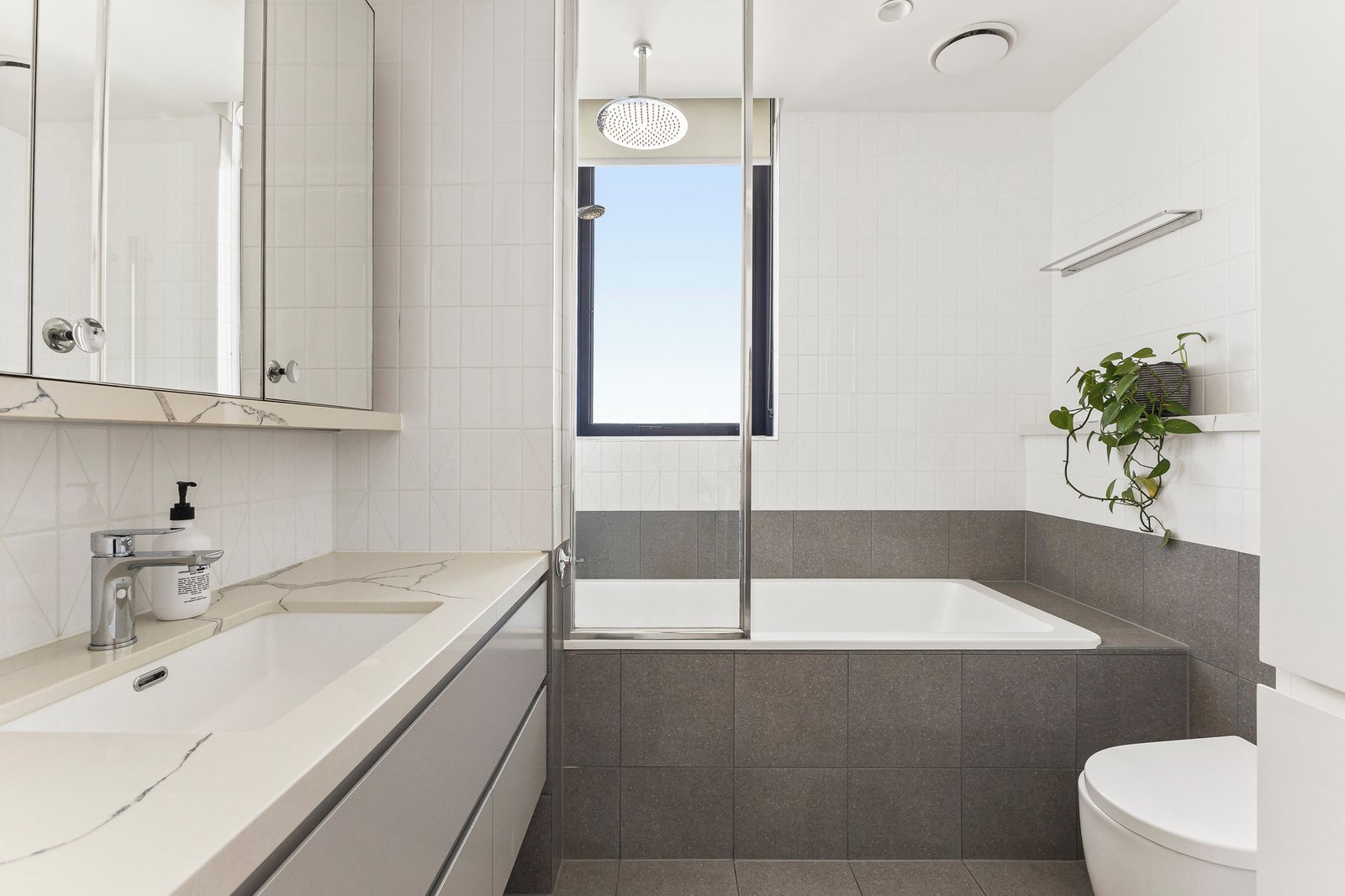 603/21 Thistlethwaite Street, South Melbourne, 3205