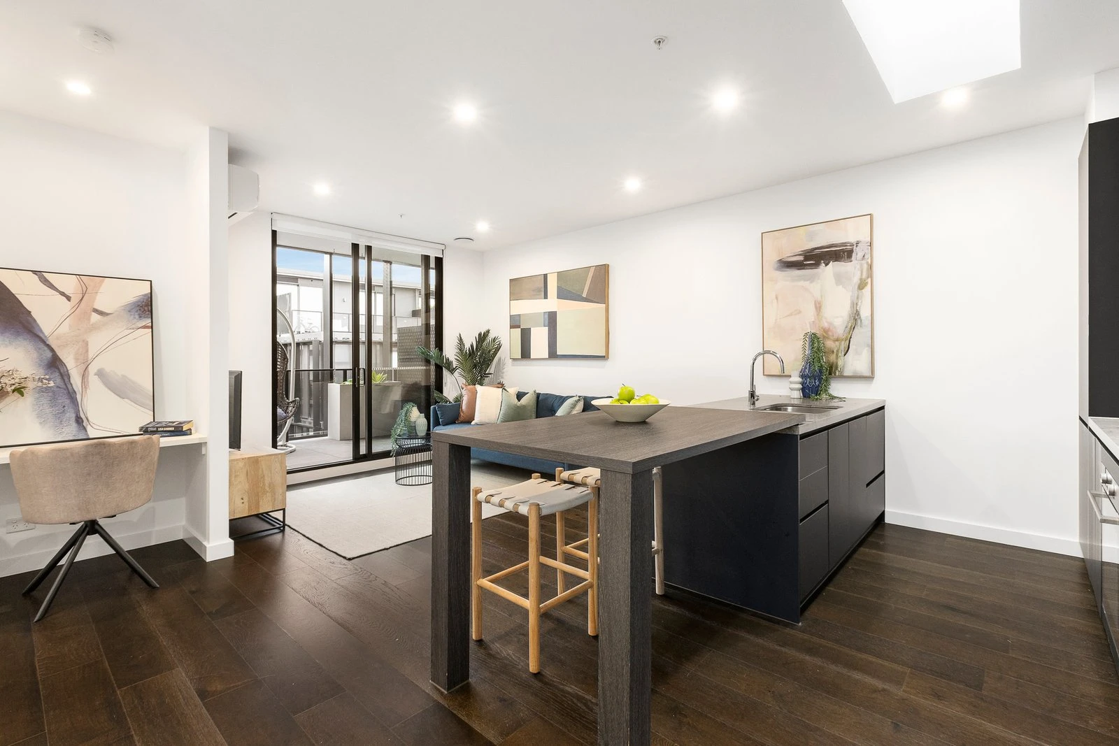 607B/162 Whitehorse Road, Blackburn, 3130