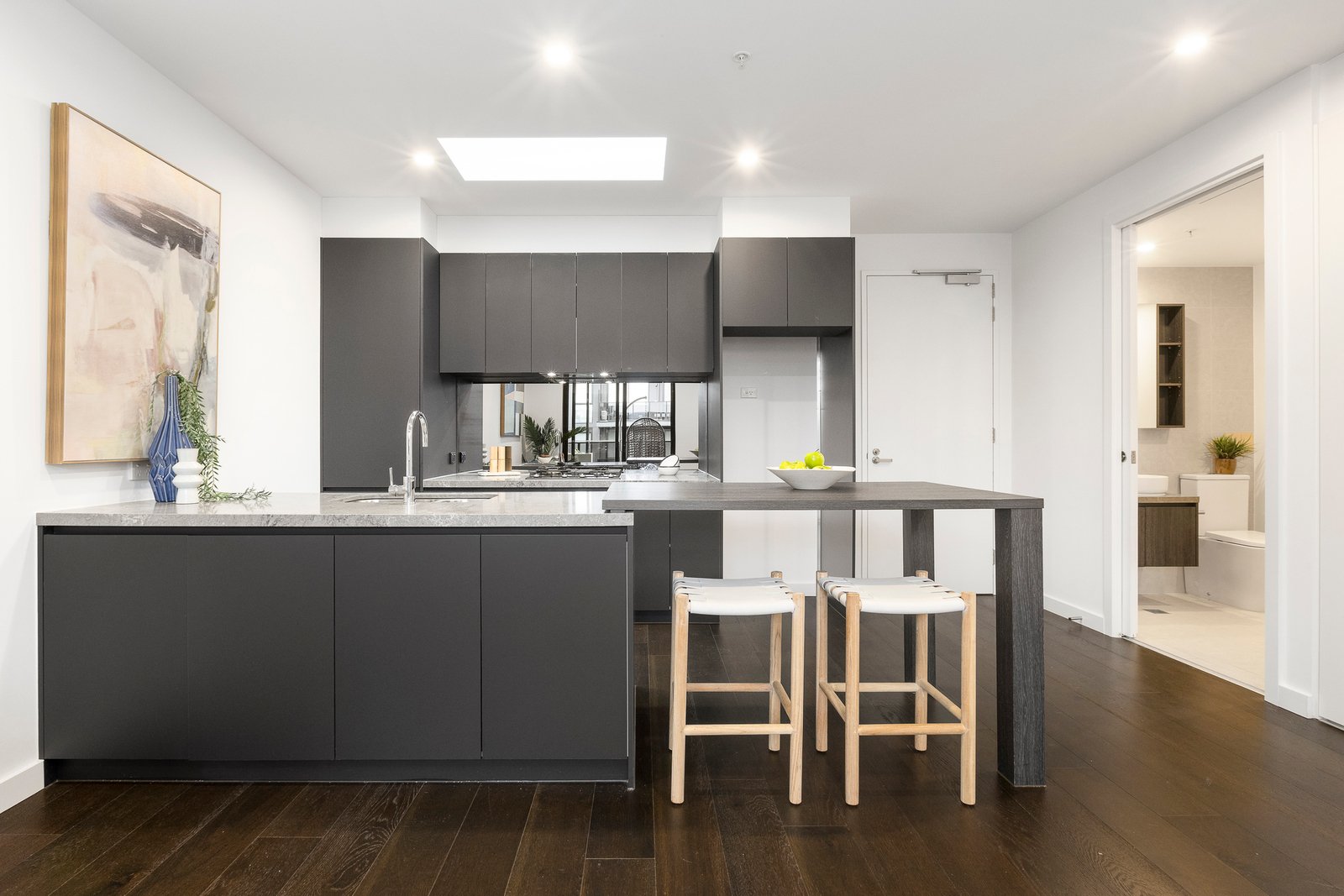 607B/162 Whitehorse Road, Blackburn, 3130