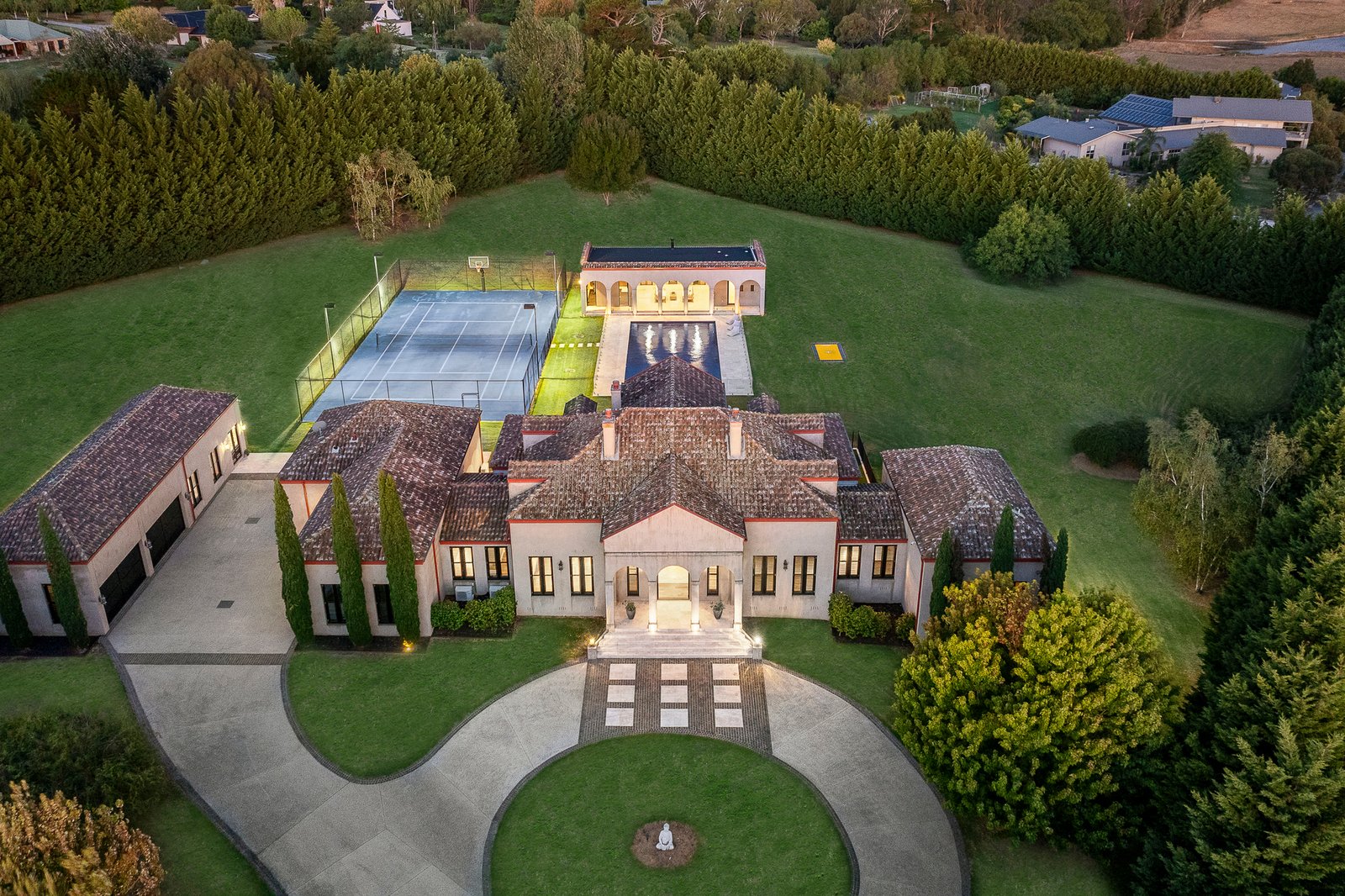 7-8 Mallaig Rise, Berwick, 3806