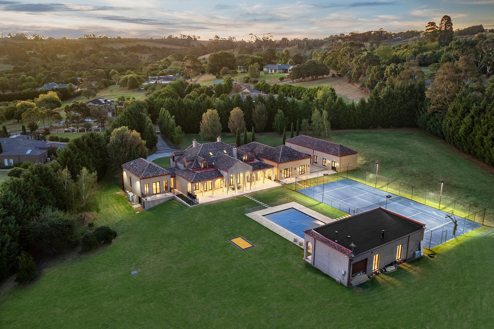 7-8 Mallaig Rise, Berwick, 3806