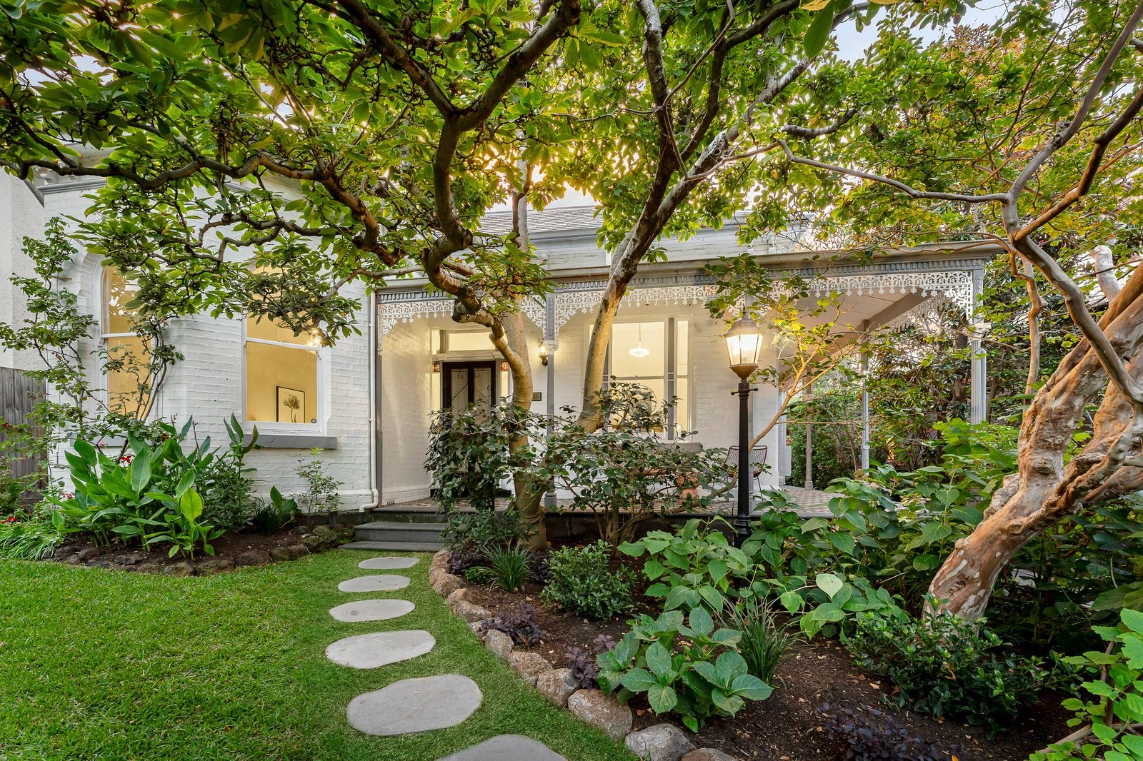 7 Hawksburn Road, South Yarra, 3141