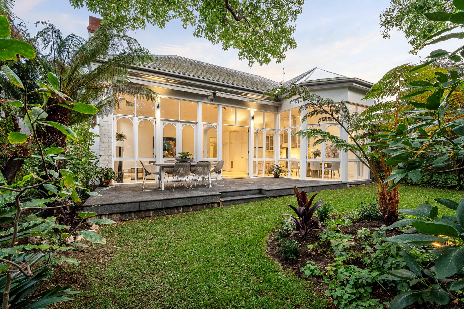 7 Hawksburn Road, South Yarra, 3141