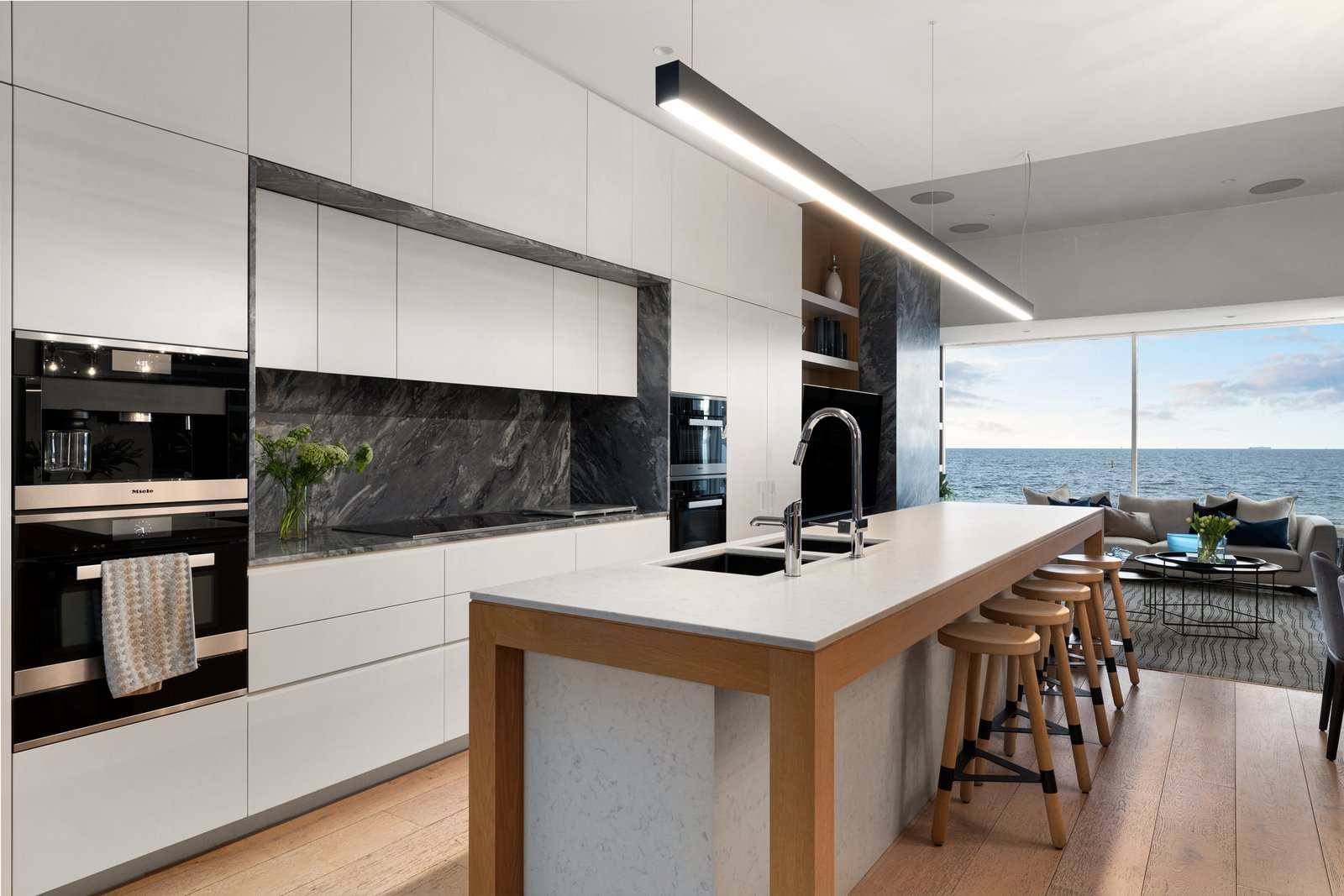 77 Beaconsfield Parade, Albert Park, 3206