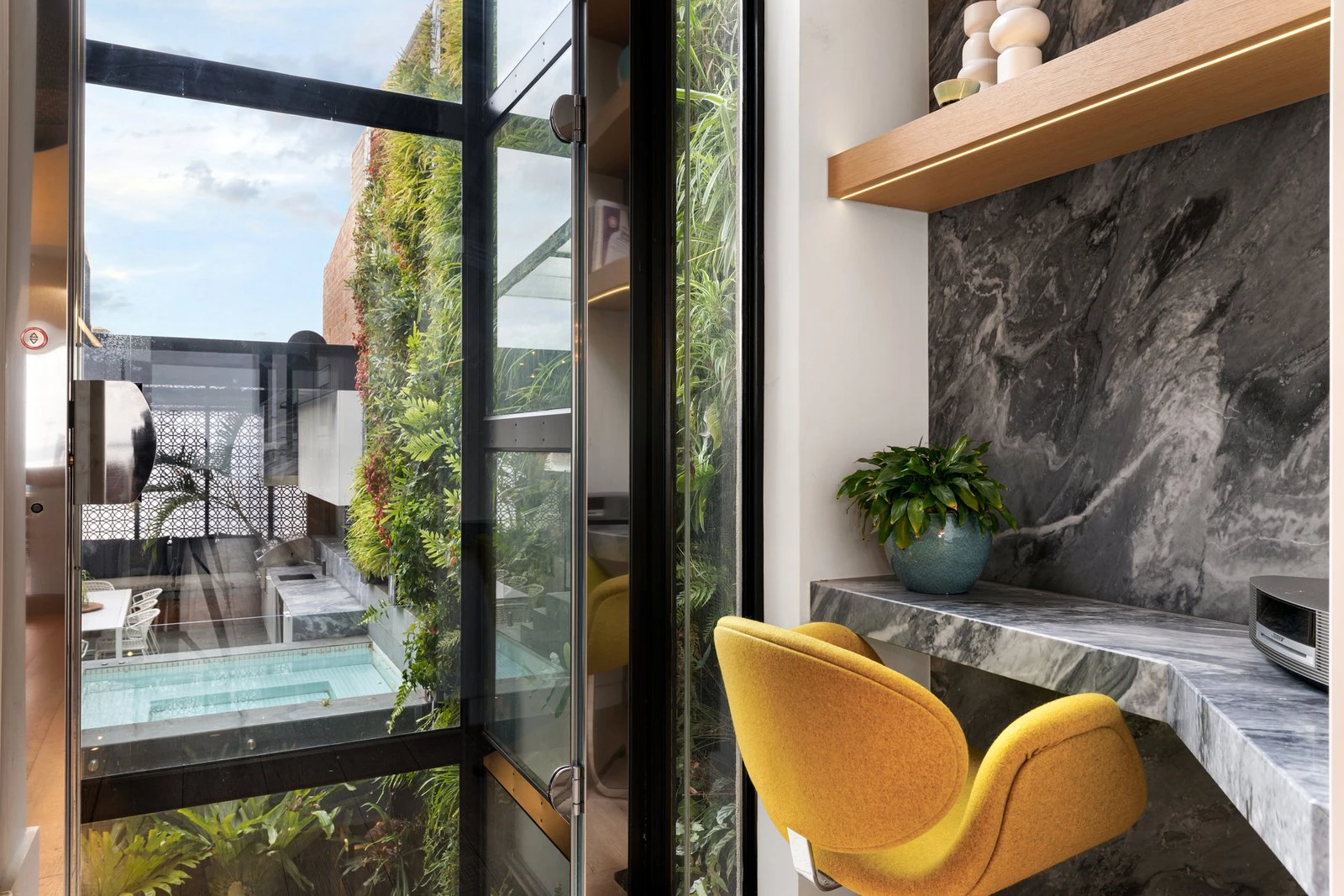 77 Beaconsfield Parade, Albert Park, 3206