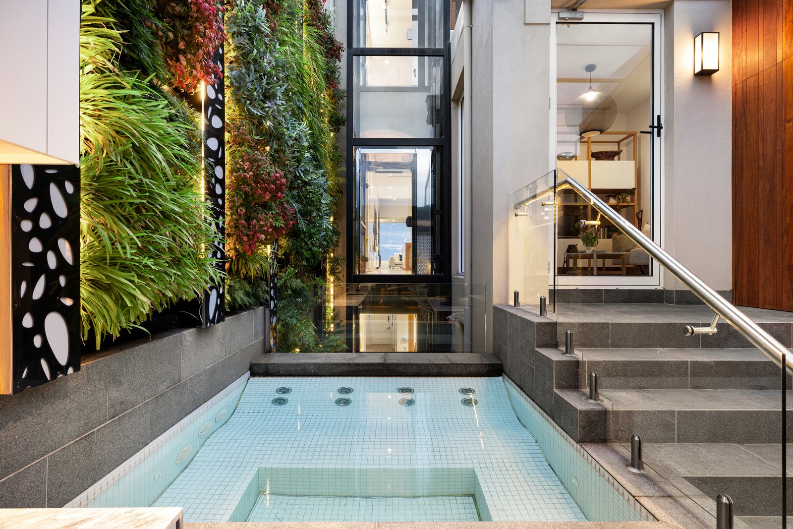 77 Beaconsfield Parade, Albert Park, 3206