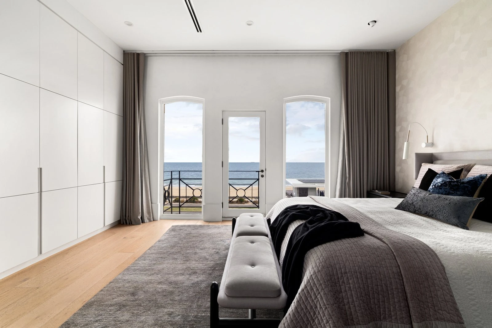 77 Beaconsfield Parade, Albert Park, 3206