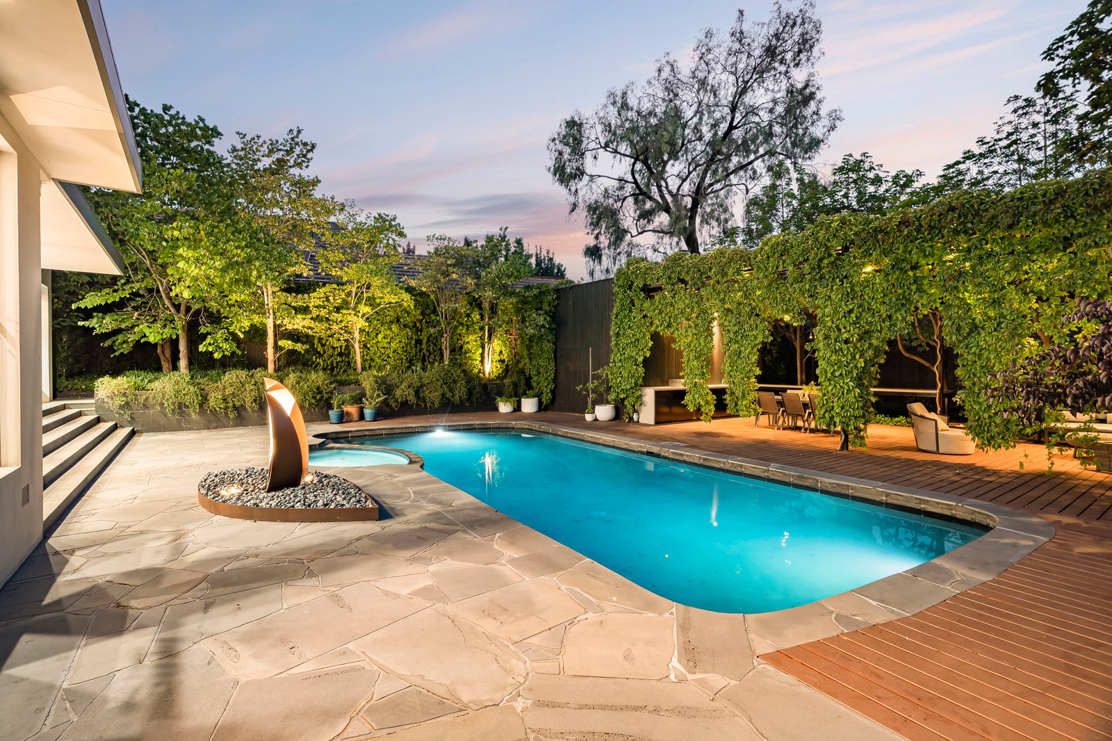 8 Winson Green Road, Canterbury, 3126