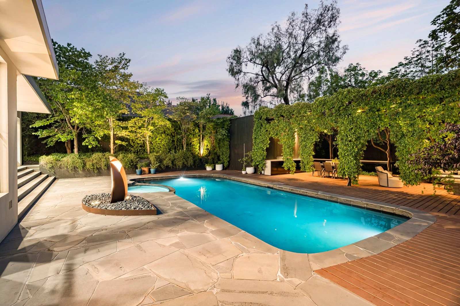 8 Winson Green Road, Canterbury, 3126