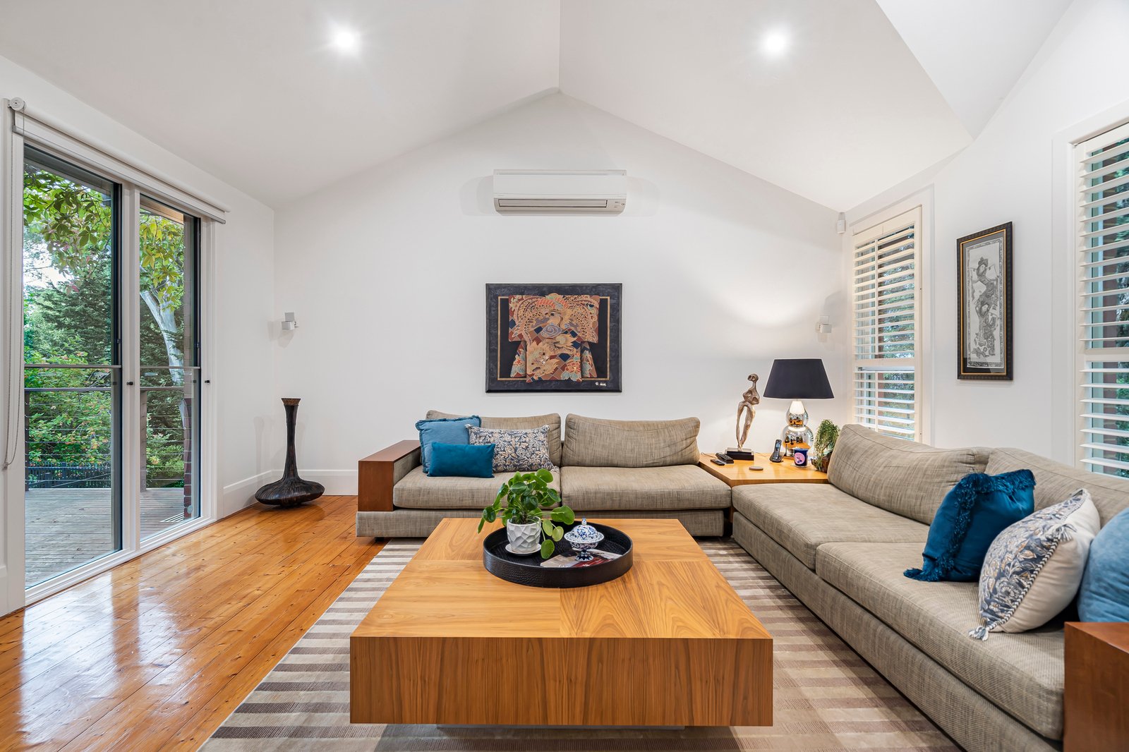 8 Winson Green Road, Canterbury, 3126