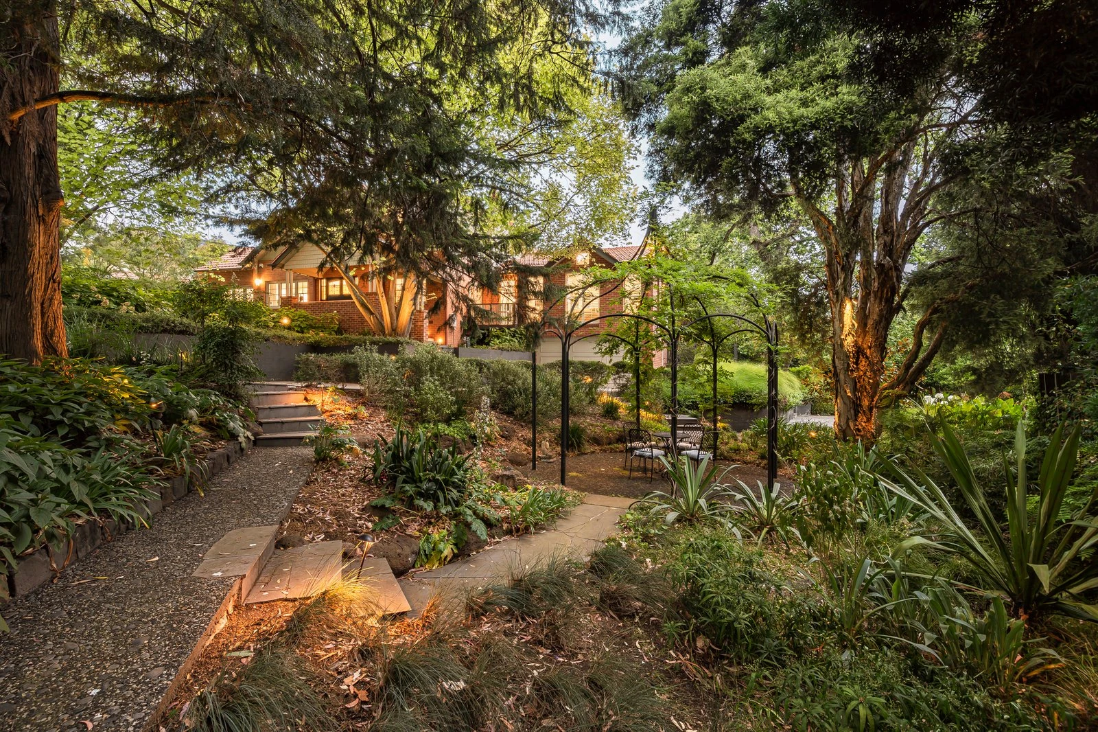 8 Winson Green Road, Canterbury, 3126