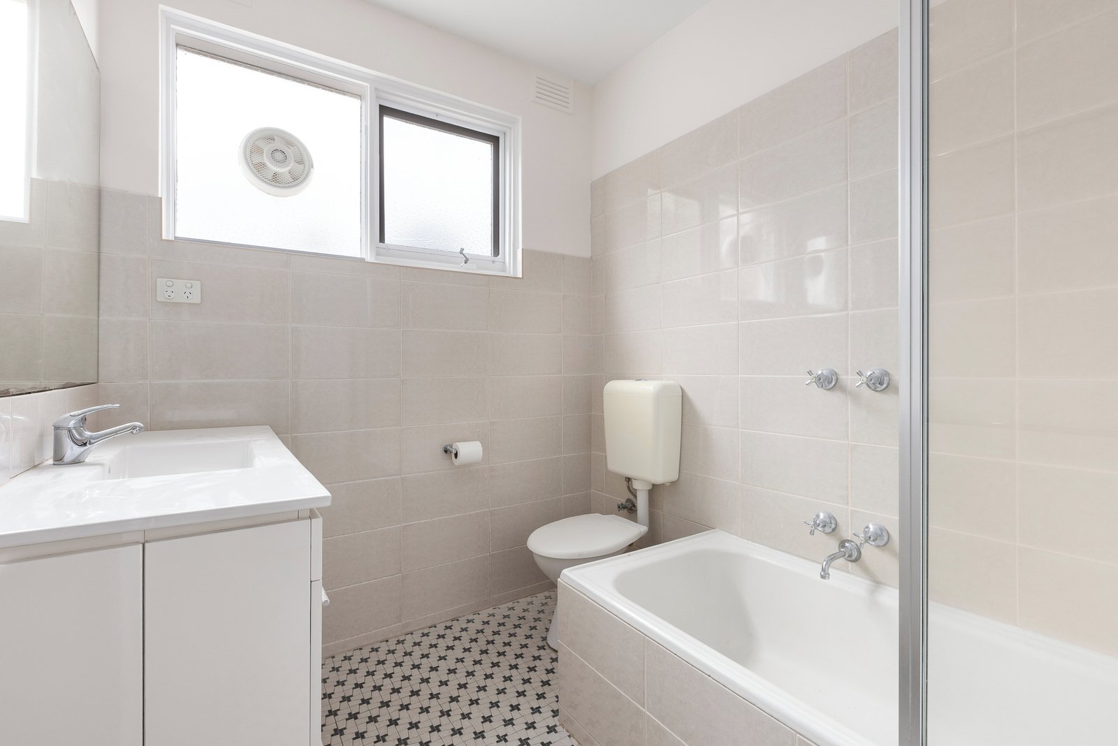 8/492 Glenferrie Road, Hawthorn, 3122