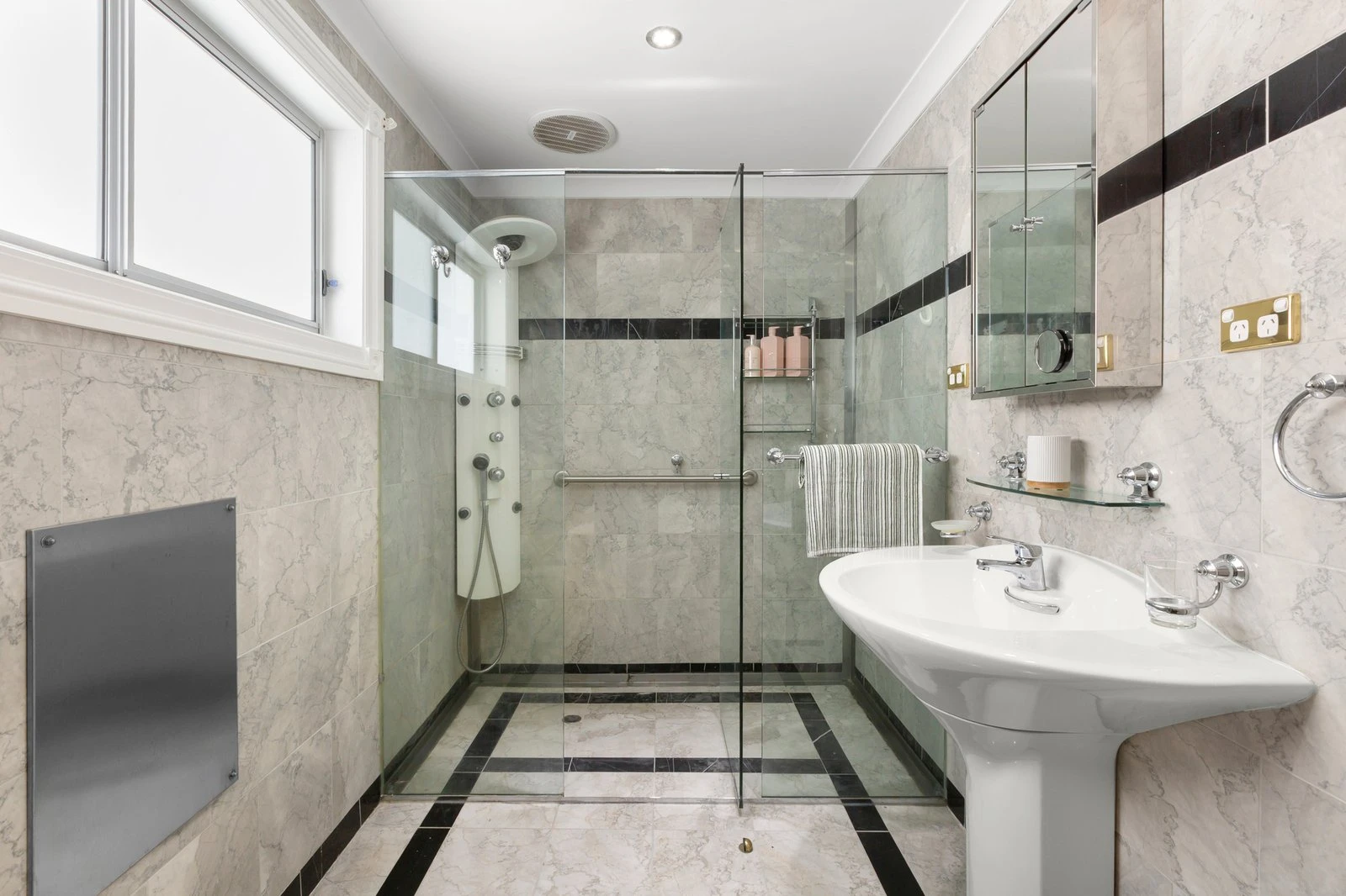 9 Thomas Street, Kew, 3101