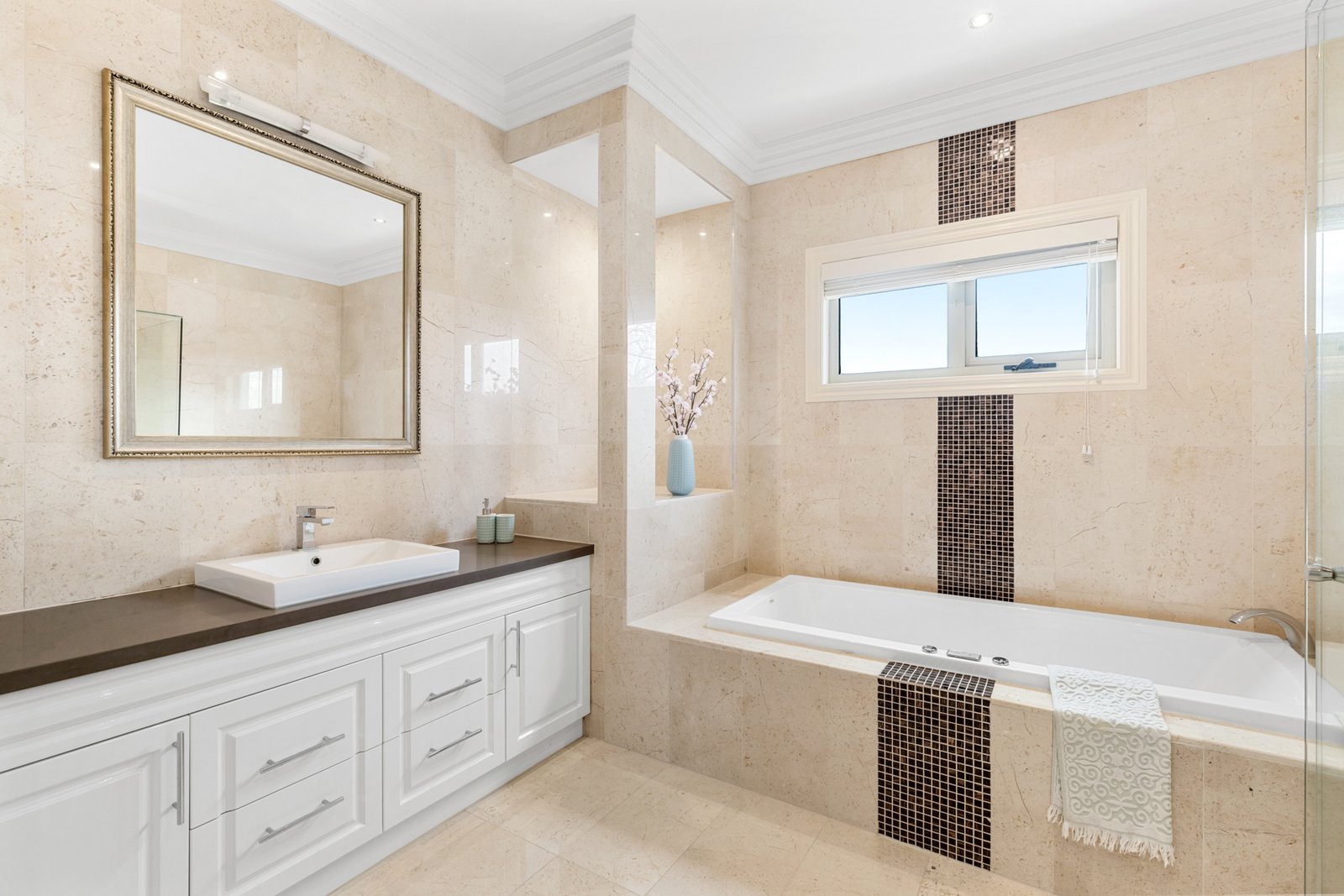 10 Bernborough Avenue, Balwyn, 3103