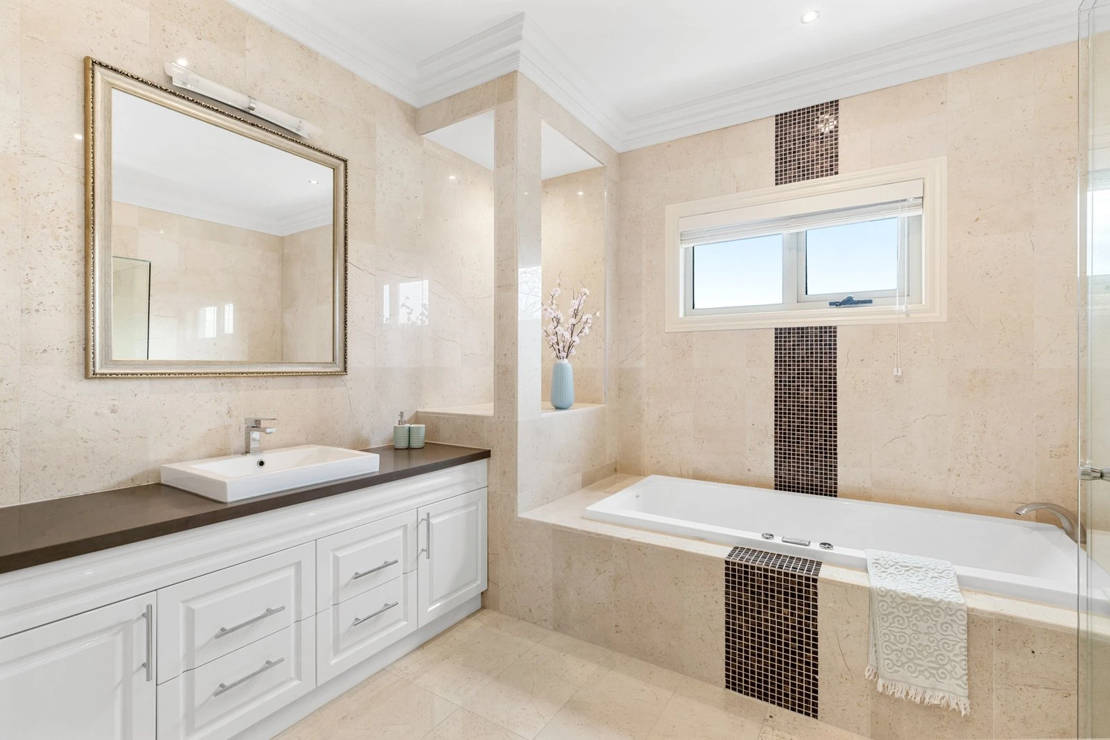 10 Bernborough Avenue, Balwyn, 3103