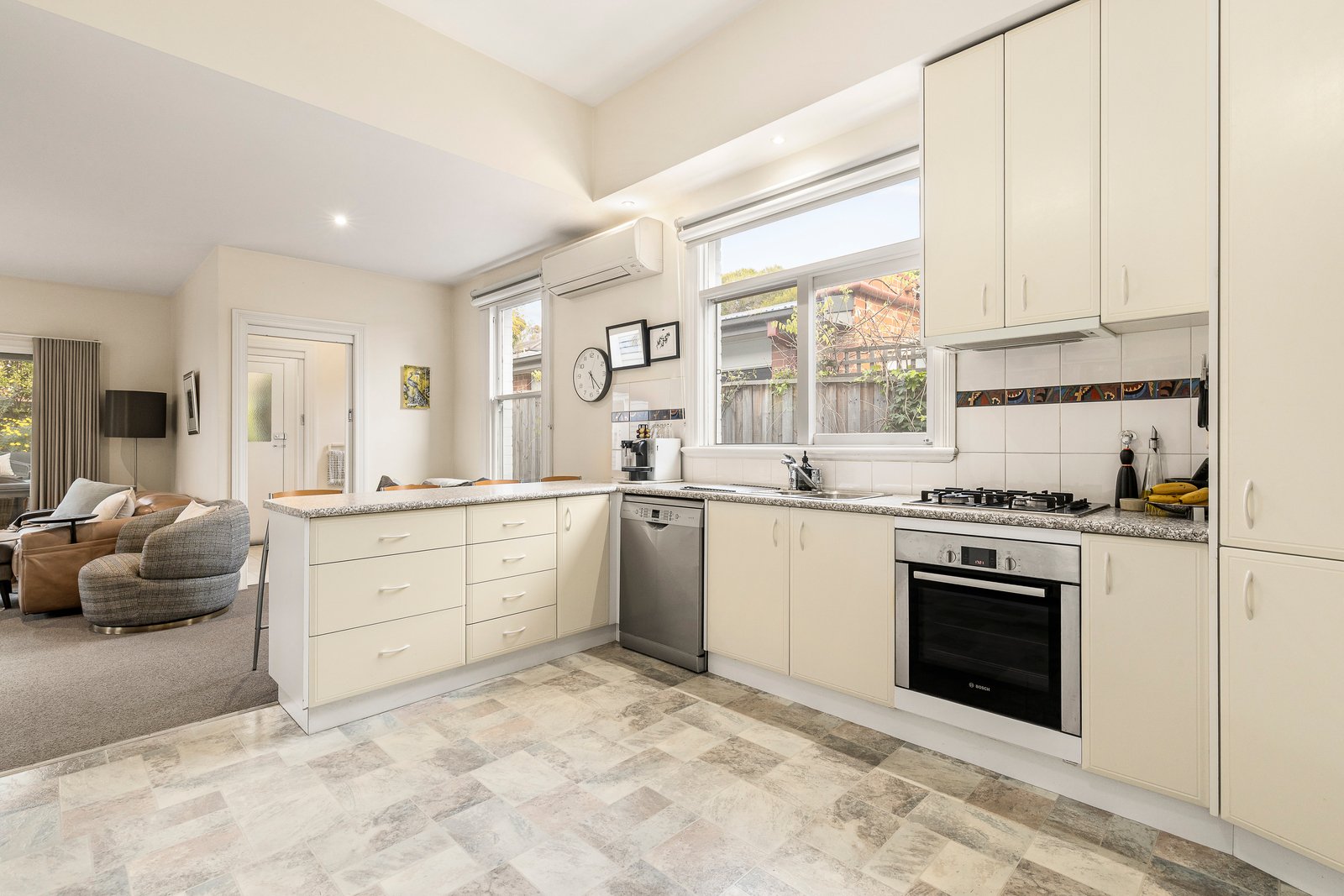 10 Deepdene Road, Deepdene, 3103