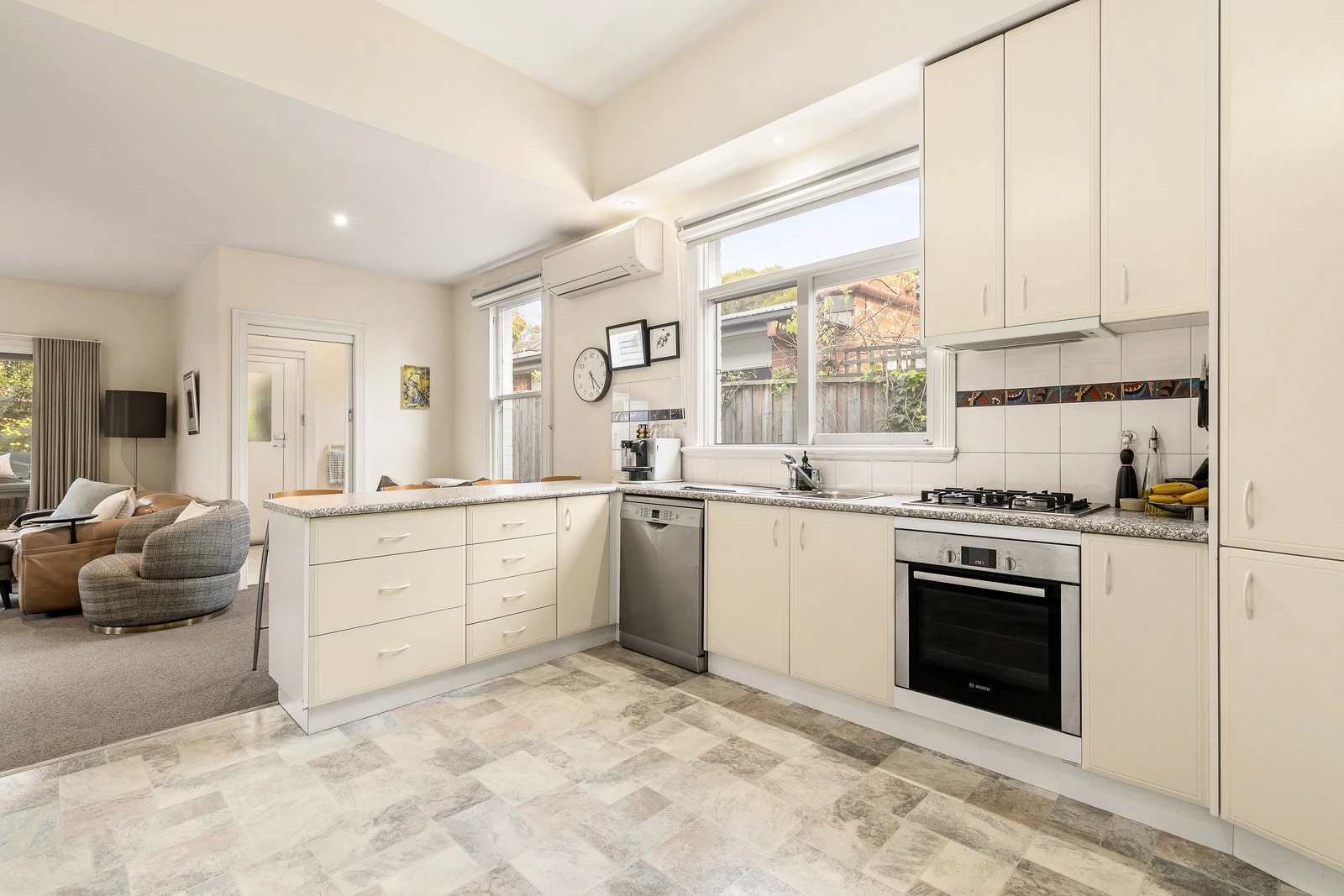 10 Deepdene Road, Deepdene, 3103