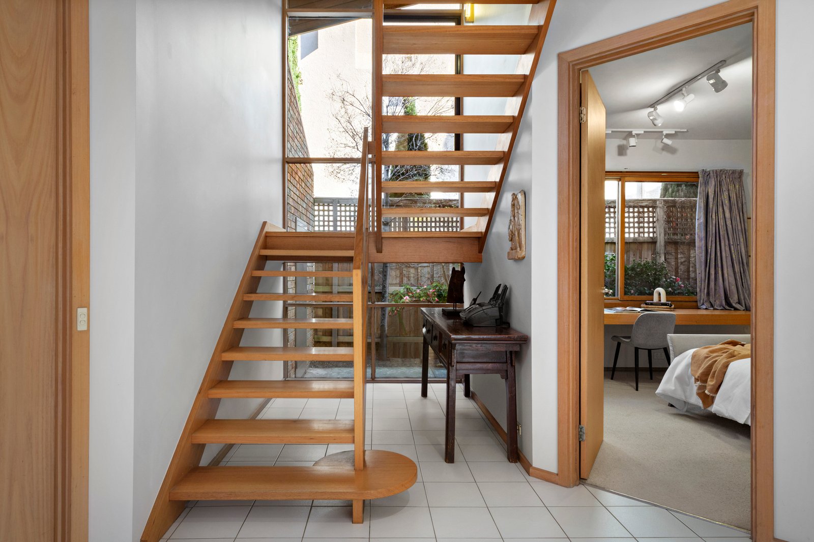 10 Holmwood Avenue, Brighton, 3186