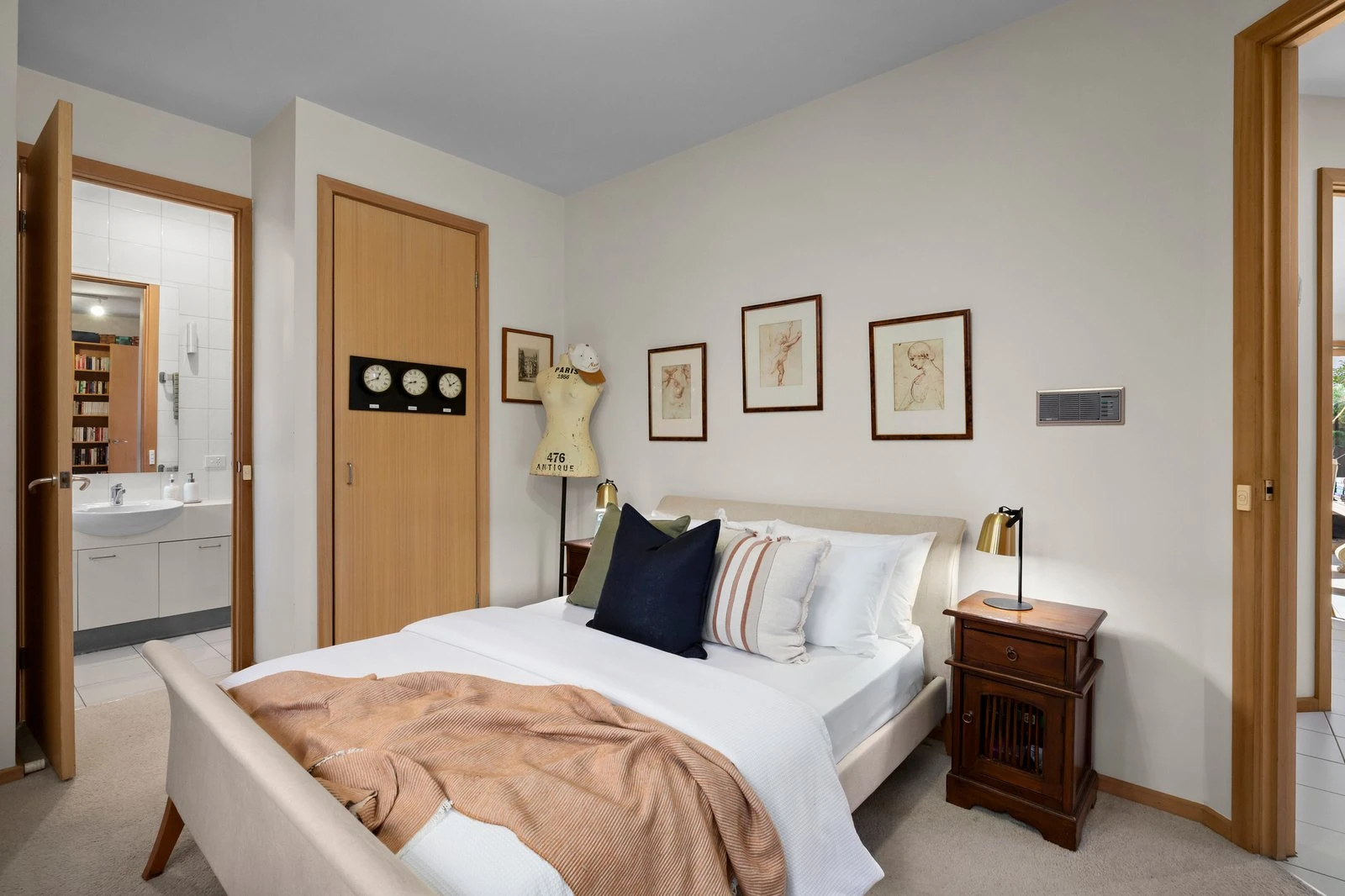 10 Holmwood Avenue, Brighton, 3186