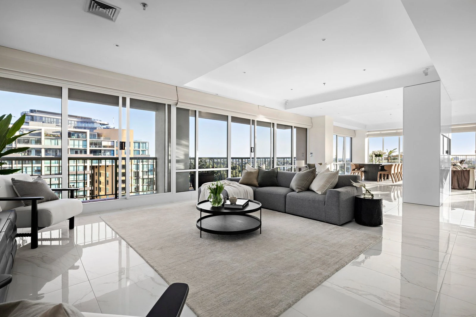 1002/15 Queens Road, Melbourne, 3004