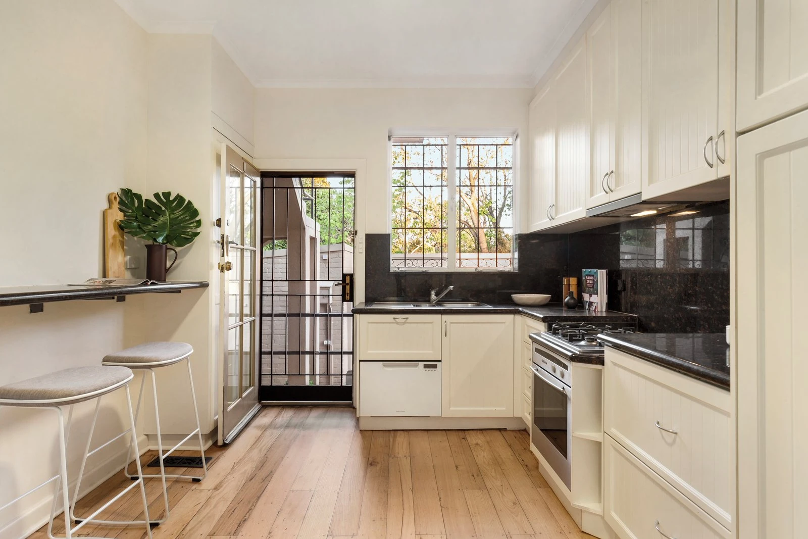 10/10 Hopetoun Road, Toorak, 3142