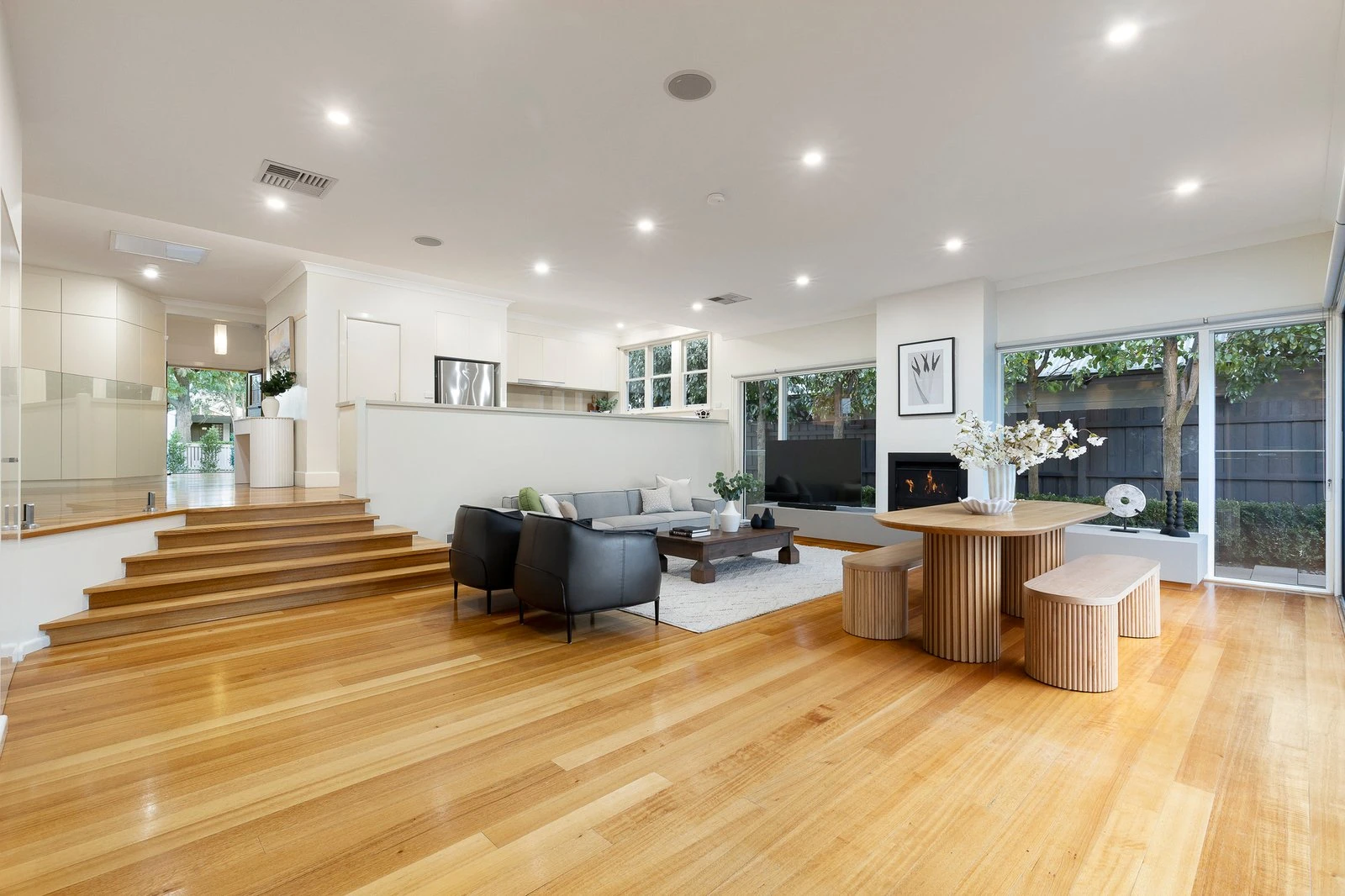 11 Hazeldine Road, Glen Iris, 3146