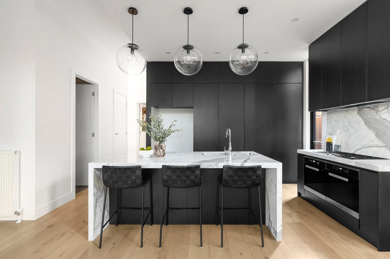 11 Salisbury Grove, Hawthorn, 3122
