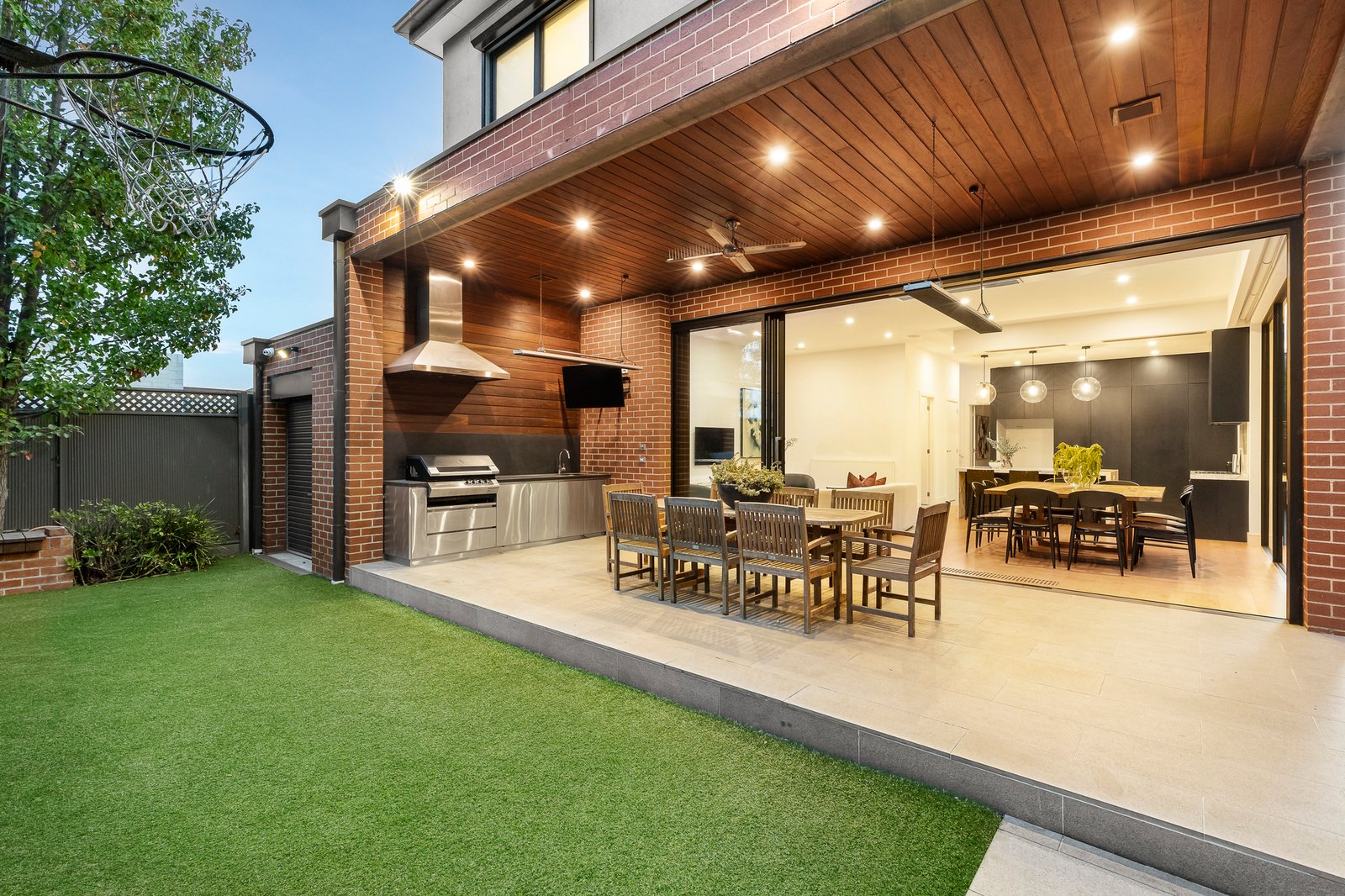 11 Salisbury Grove, Hawthorn, 3122