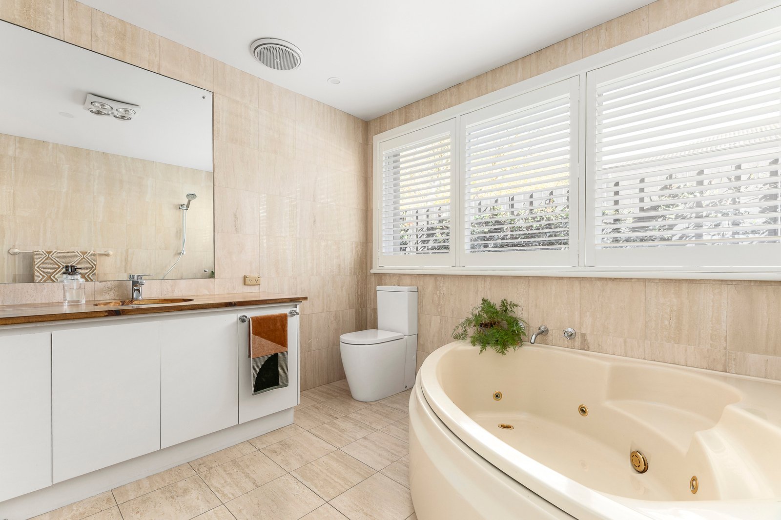 112 Great Valley Road, Glen Iris, 3146