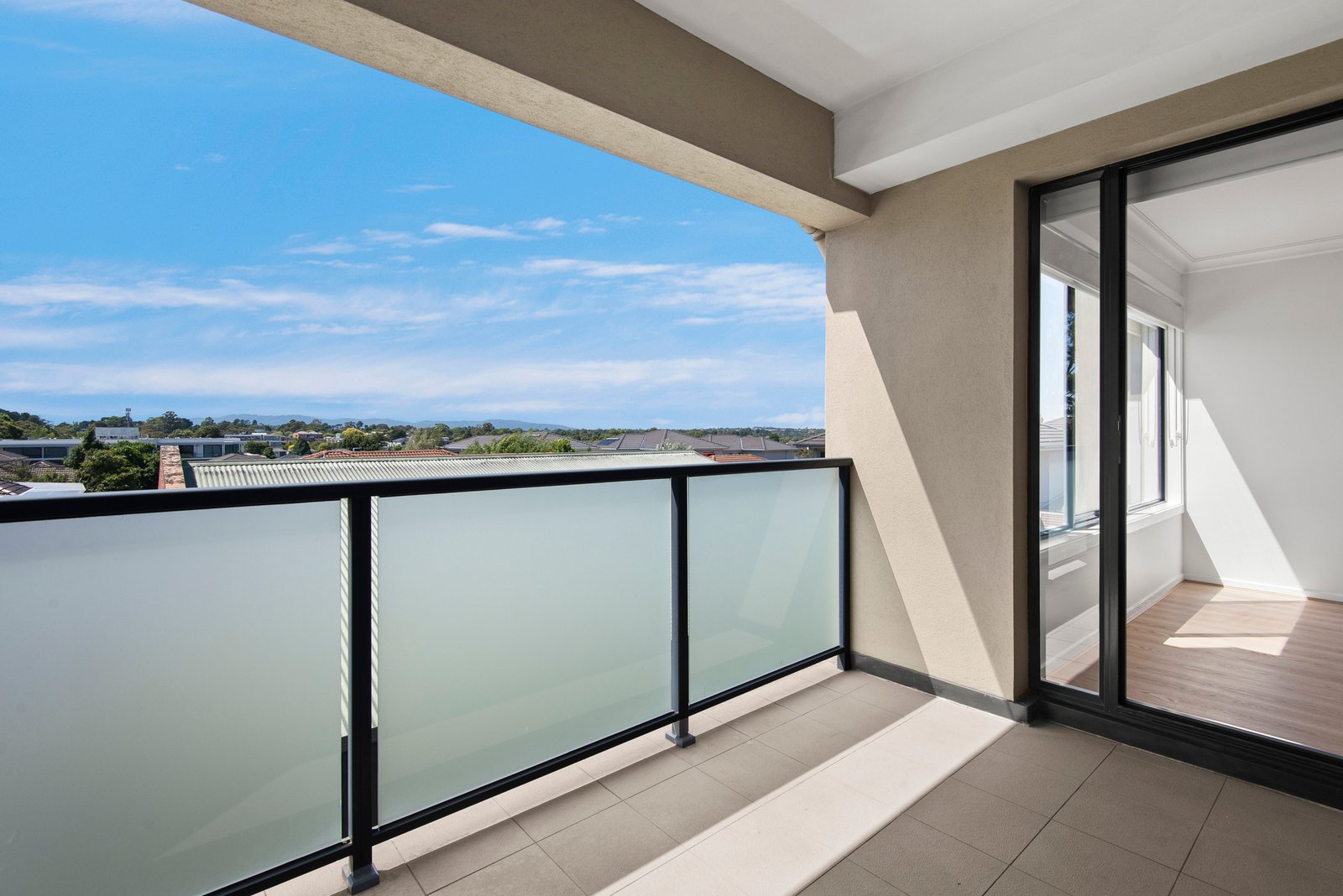 112/1042 Doncaster Road, Doncaster East, 3109