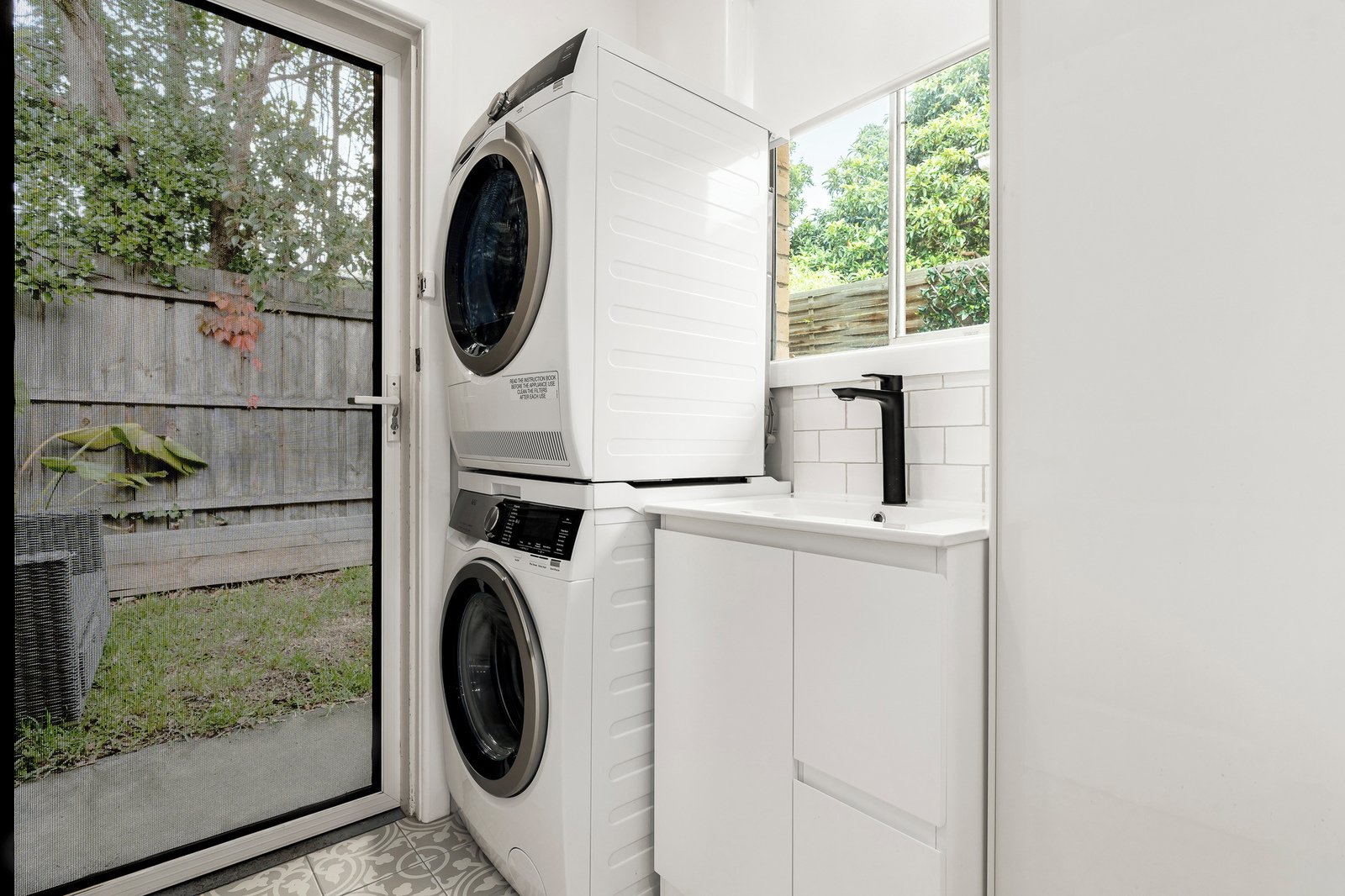 1/14 Essex Road, Surrey Hills, 3127