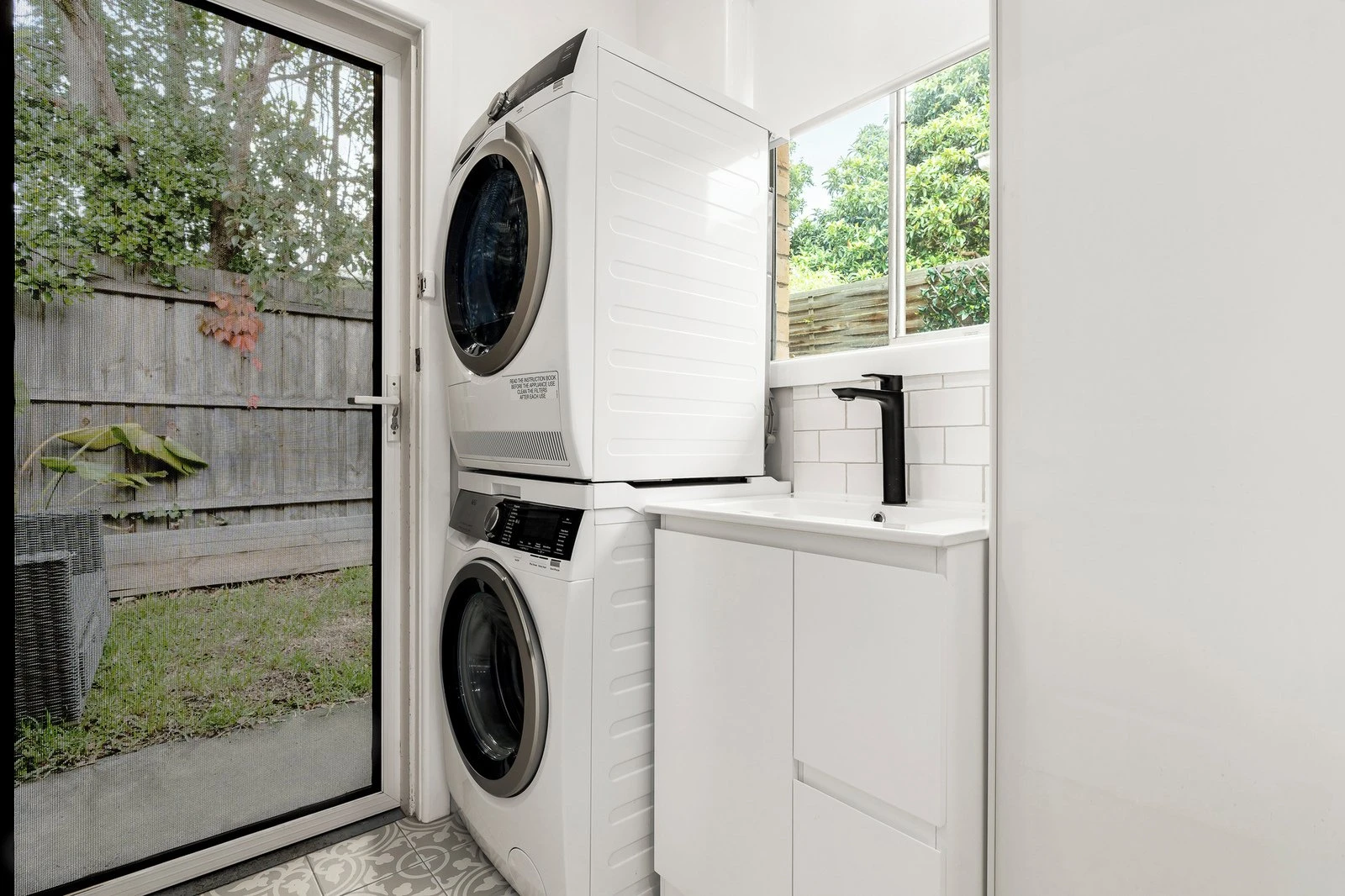 1/14 Essex Road, Surrey Hills, 3127