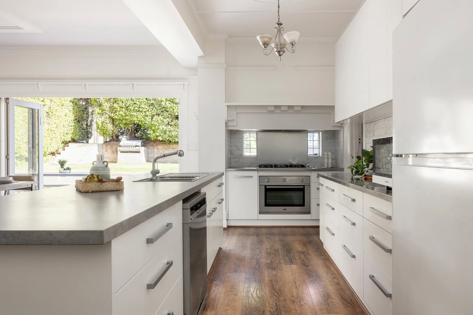 12 Milton Parade, Malvern, 3144