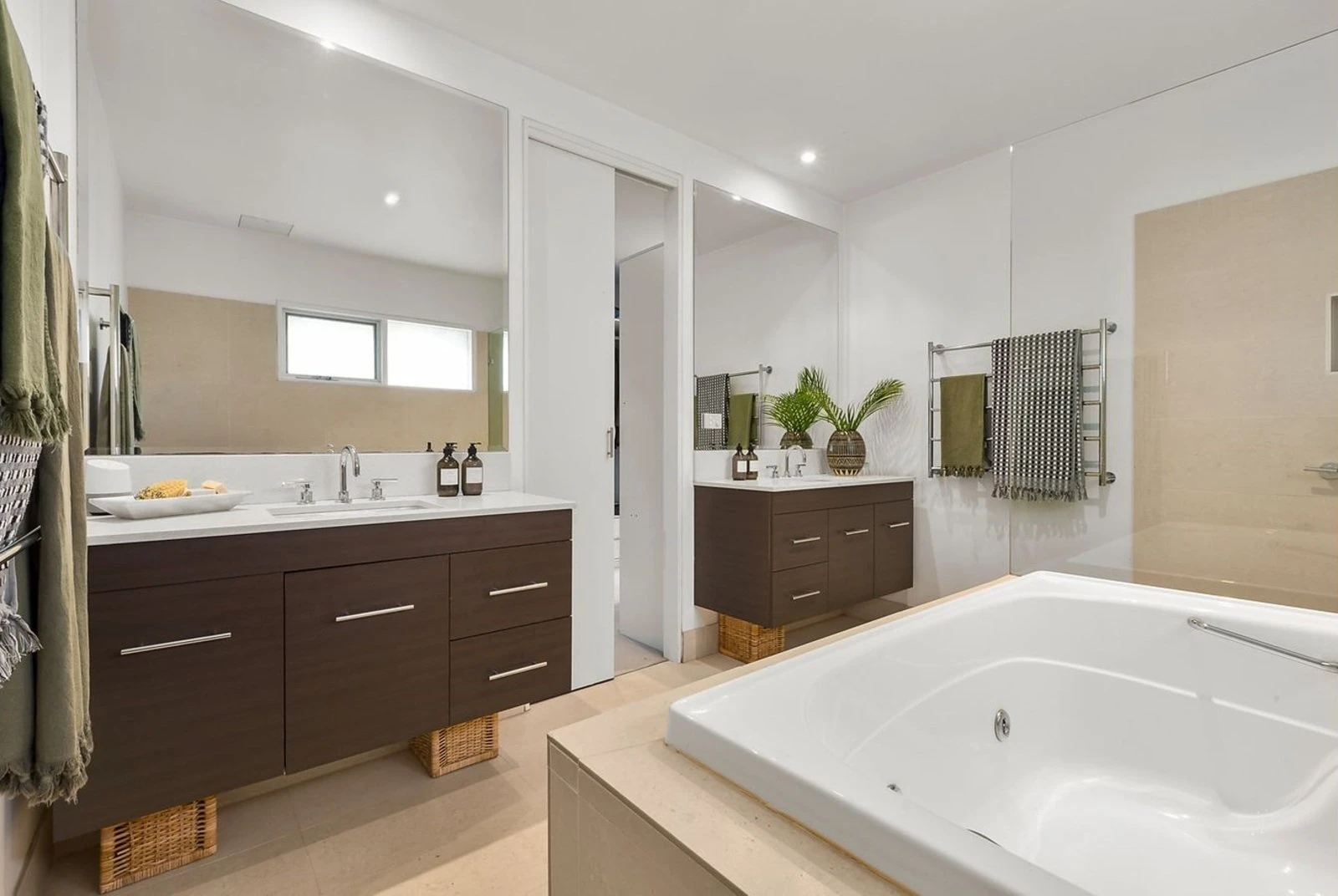 12 Milton Parade, Malvern, 3144