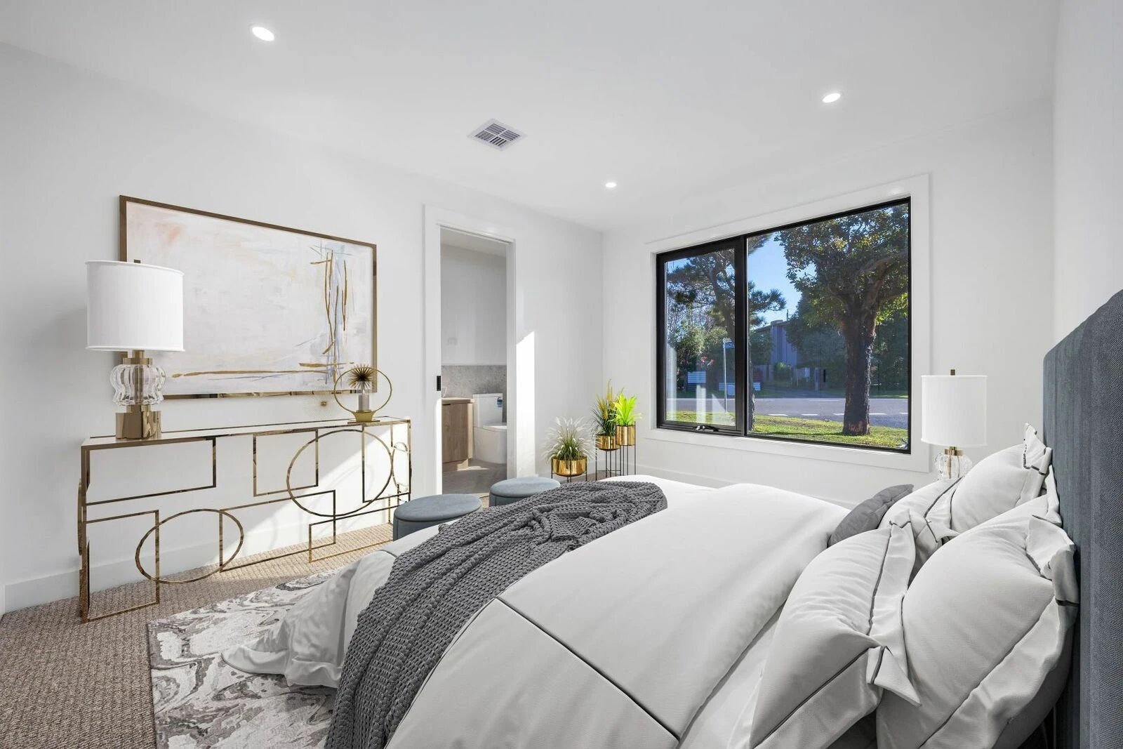 124a Dromana Parade, Safety Beach, 3936