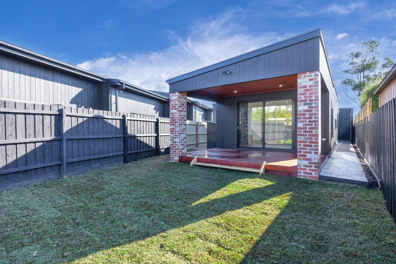 124a Dromana Parade, Safety Beach, 3936