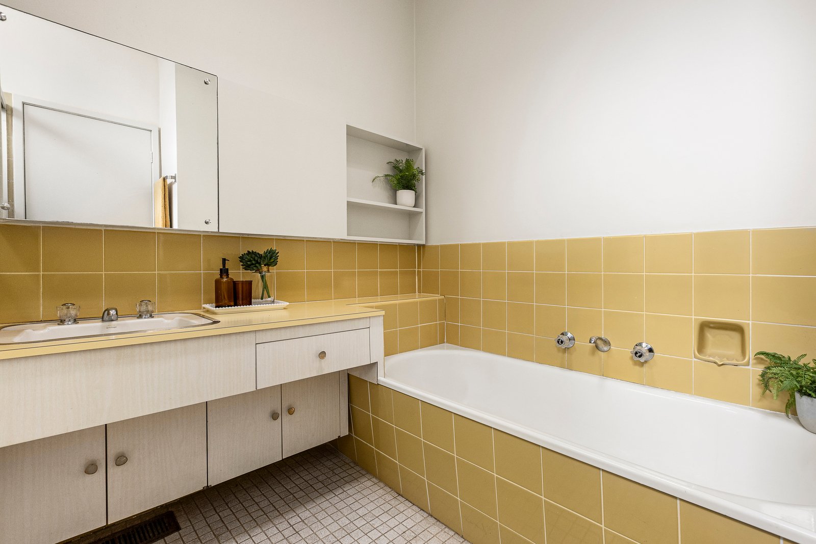 13 The Boulevard, Balwyn North, 3104