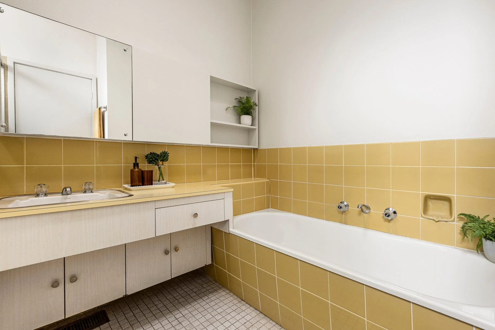 13 The Boulevard, Balwyn North, 3104