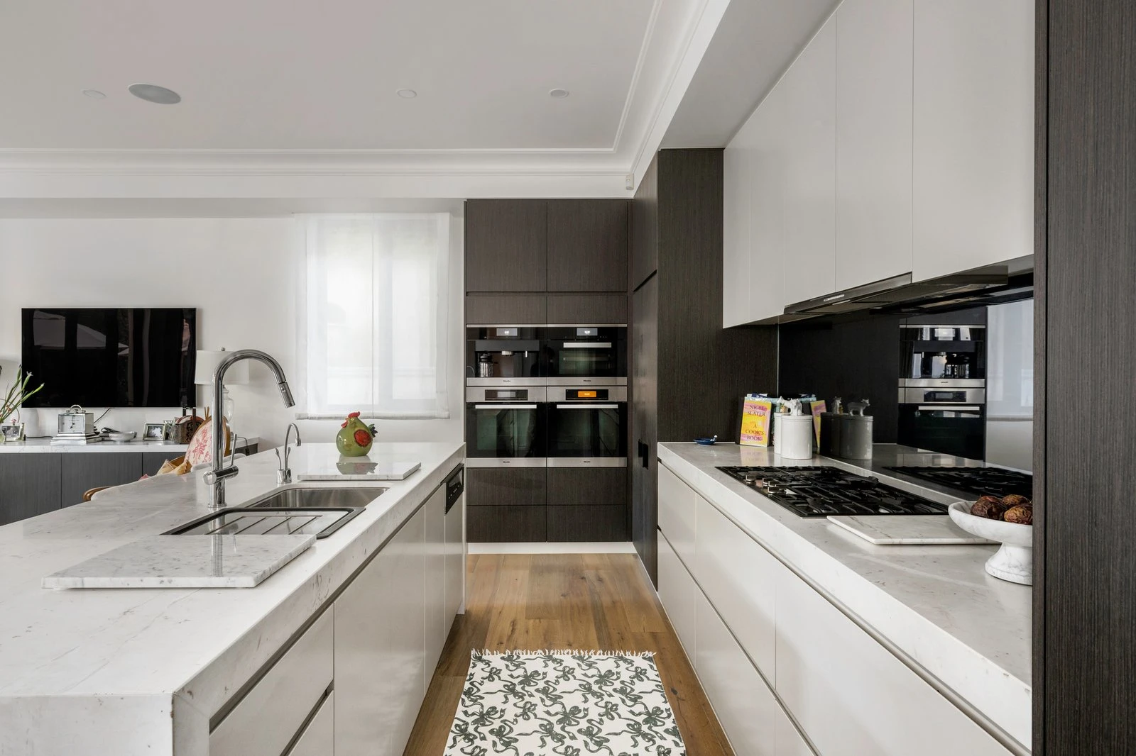 1/3 Douglas Street, Toorak, 3142