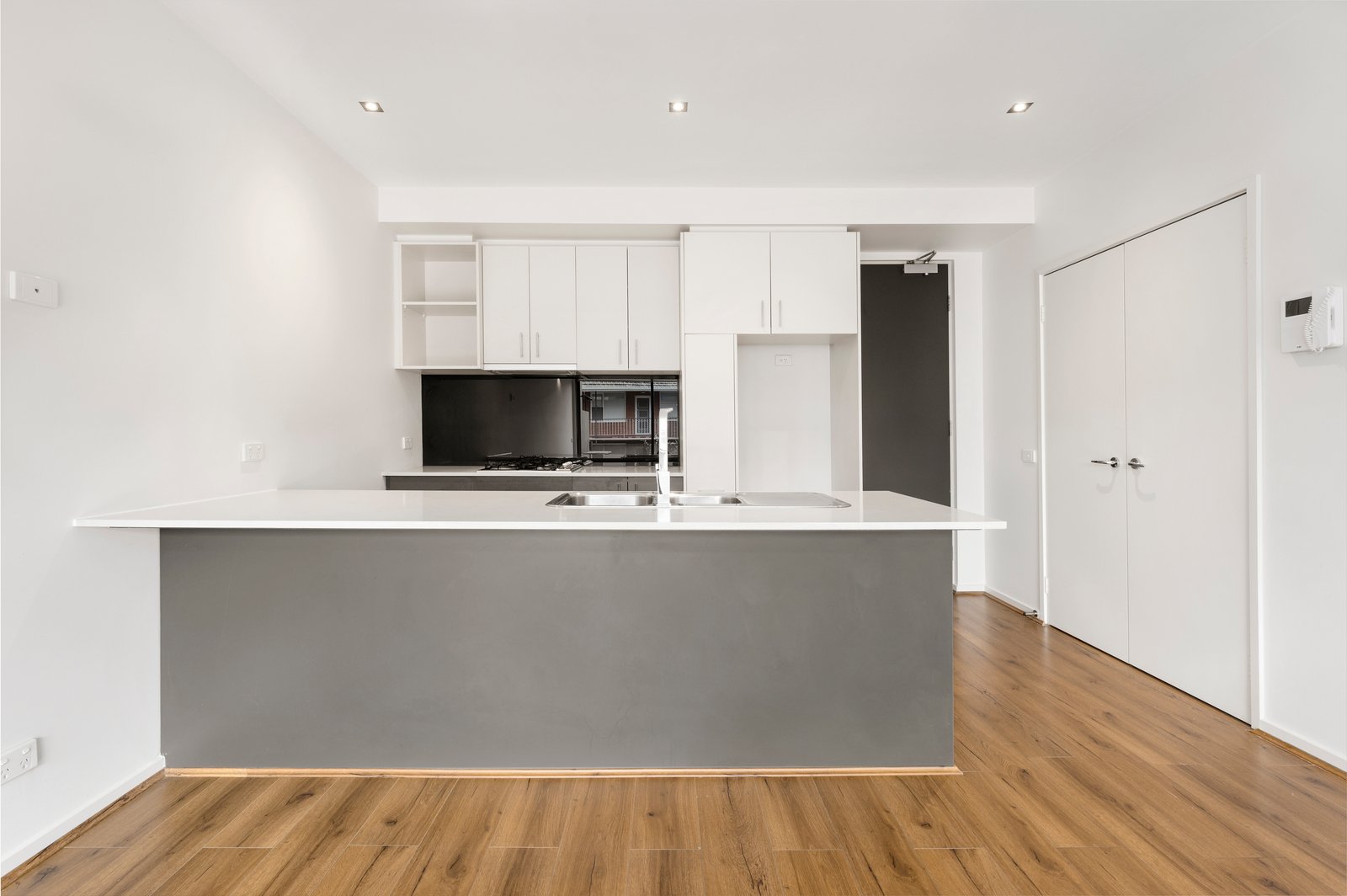 13/561 Glenferrie Road, Hawthorn, Vic