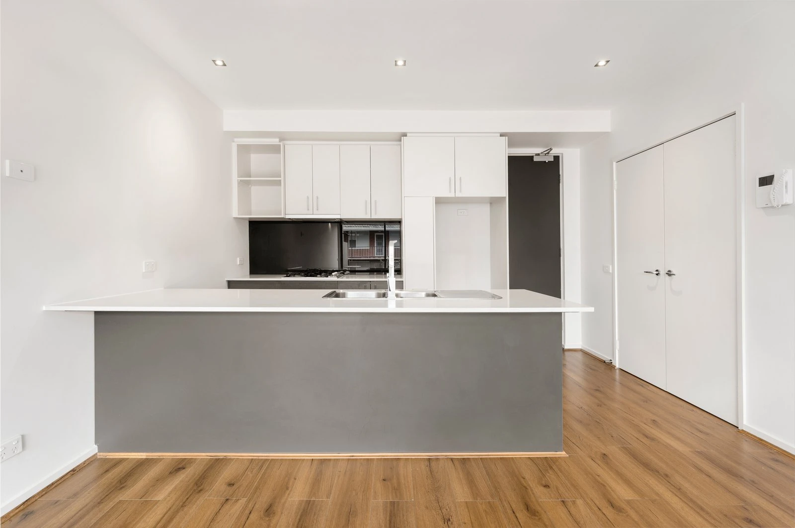 13/561 Glenferrie Road, Hawthorn, Vic